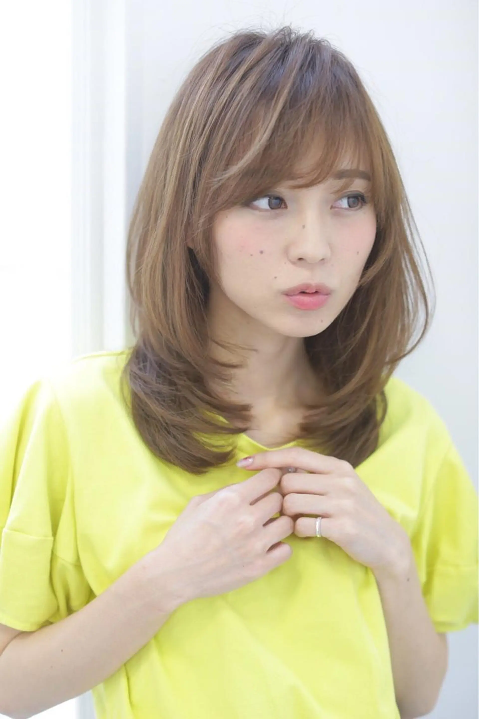 セミロング カット 縮毛矯正 ヘッドスパ レイヤーカット 川田くるみのヘアスタイル
