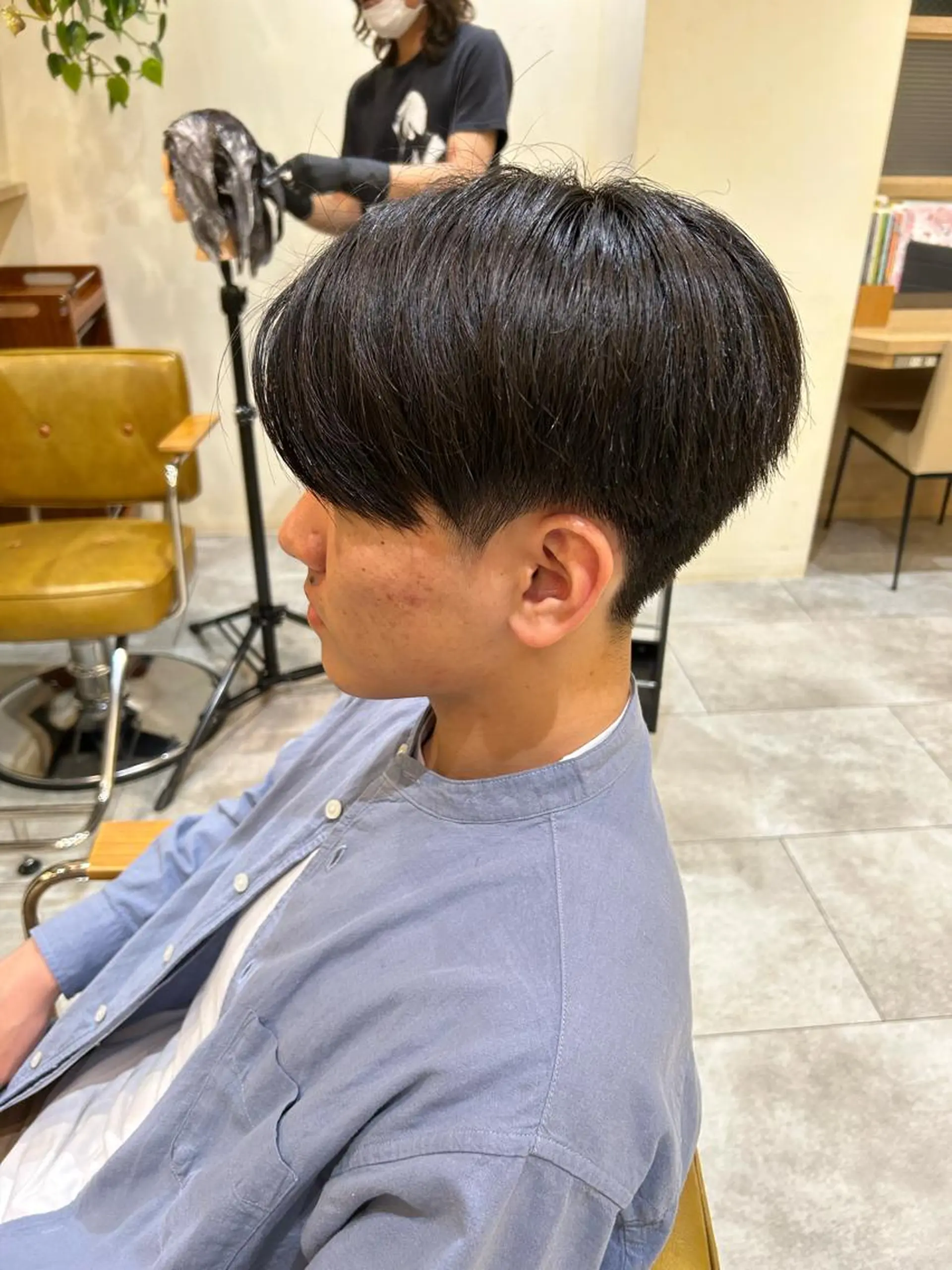 メンズ センターパート 艶透明感カラー/ ルーズパーマ/田中のヘアスタイル