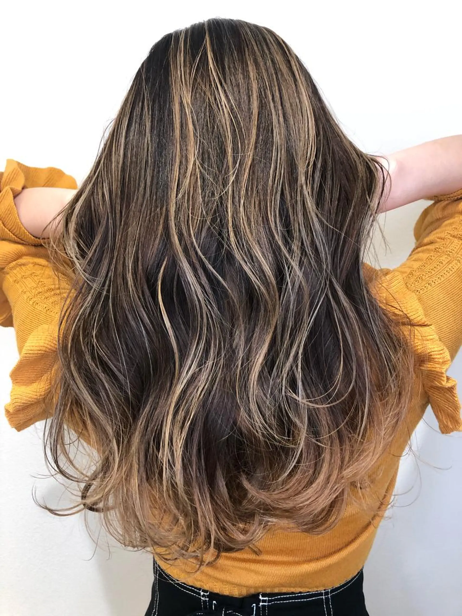 ロング ハイライト レイヤーカット BRIDGE あきらのヘアスタイル