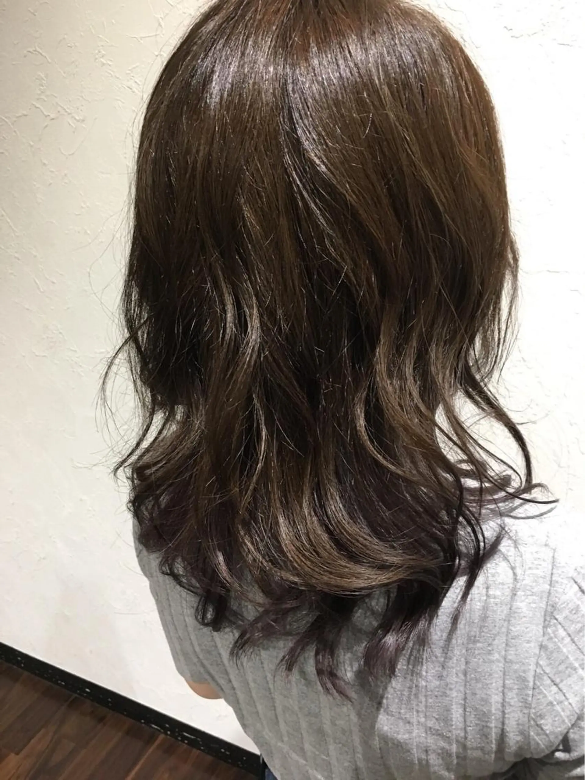 セミロング カラー グレージュ 川合 勇気のヘアスタイル