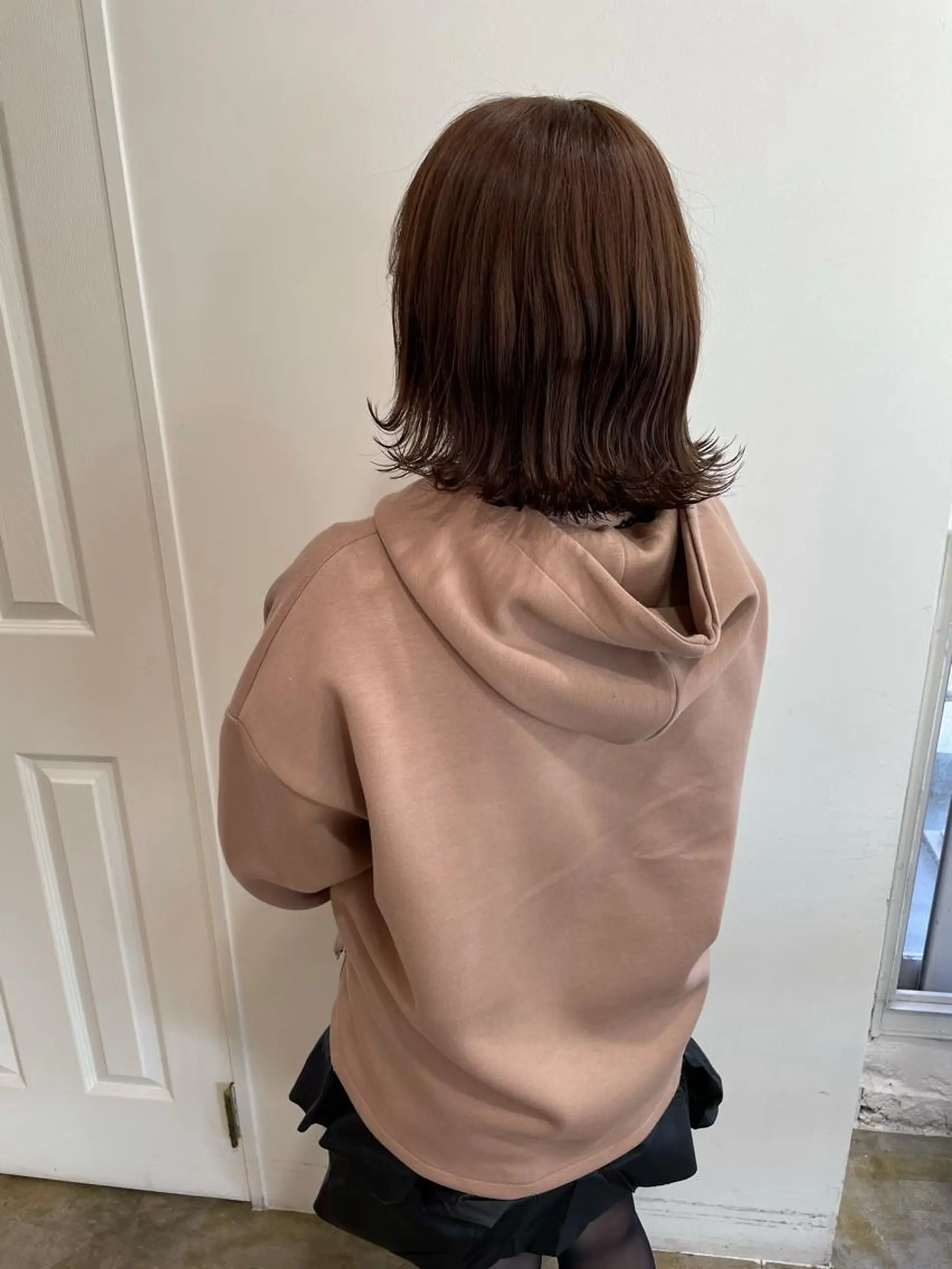 ミディアム カラー MIOベージュカラー 柔らかいカラーのヘアスタイル