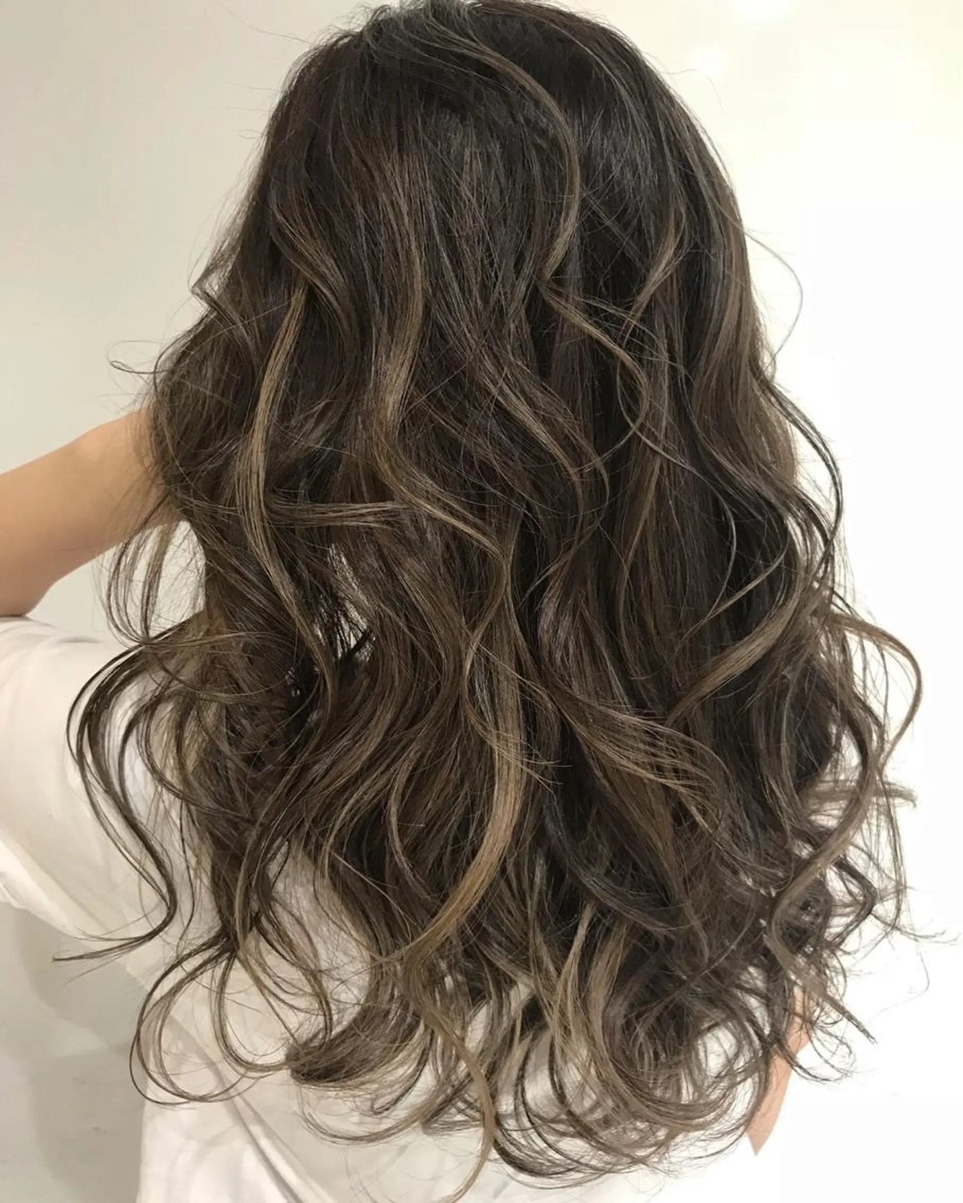 ロング カラー ヘアアレンジ 【公式】amble luxe池袋東口🩷のヘアスタイル