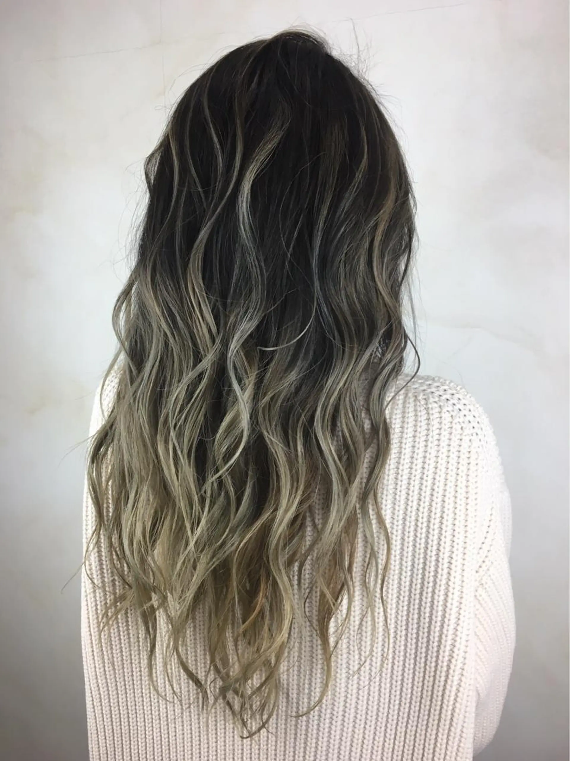 ロング ハイライト ヘアカラー iroa＋color 鶴見店のヘアスタイル