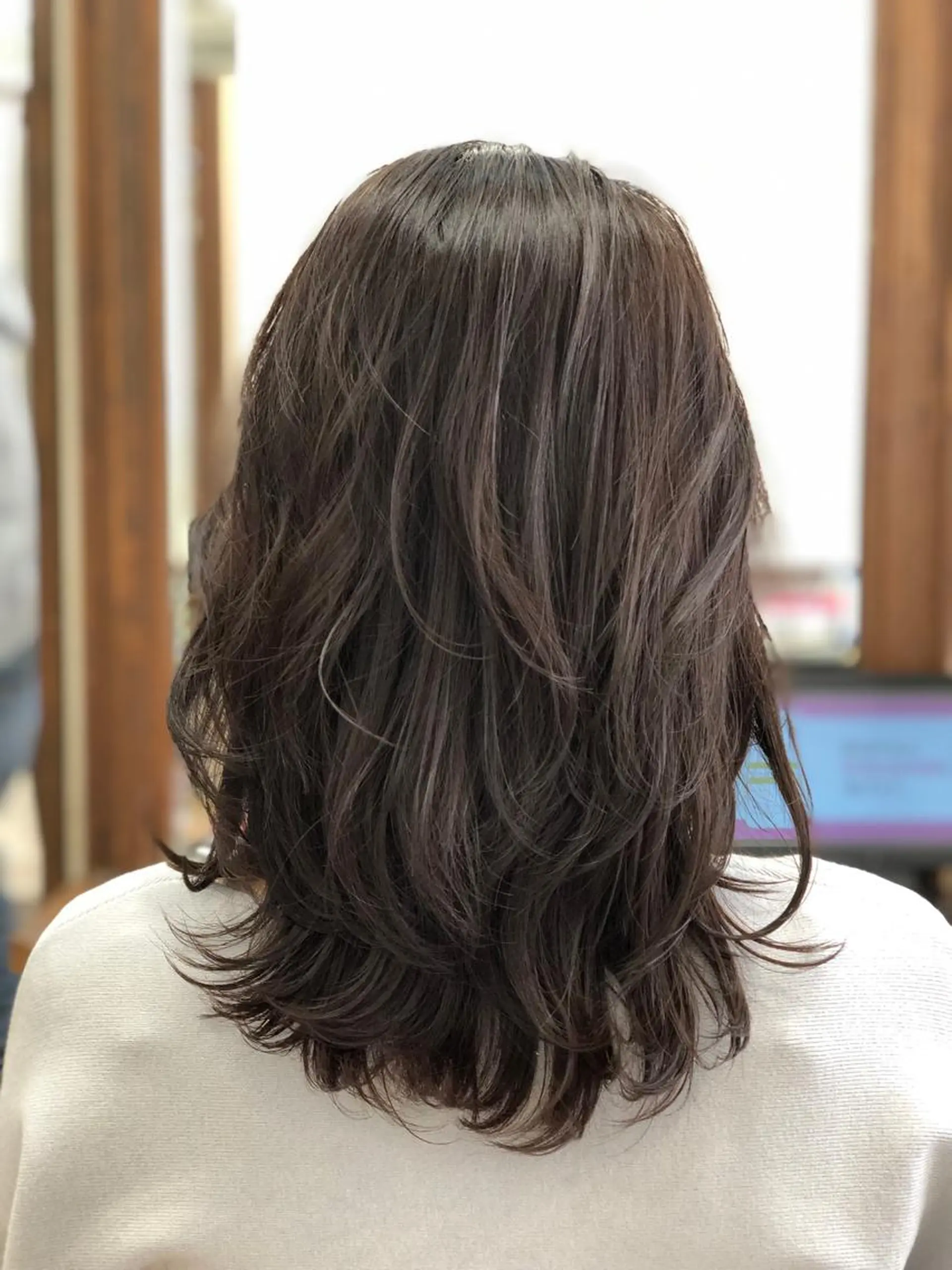 ミディアム レイヤーカット カット カセヤ リョウのヘアスタイル