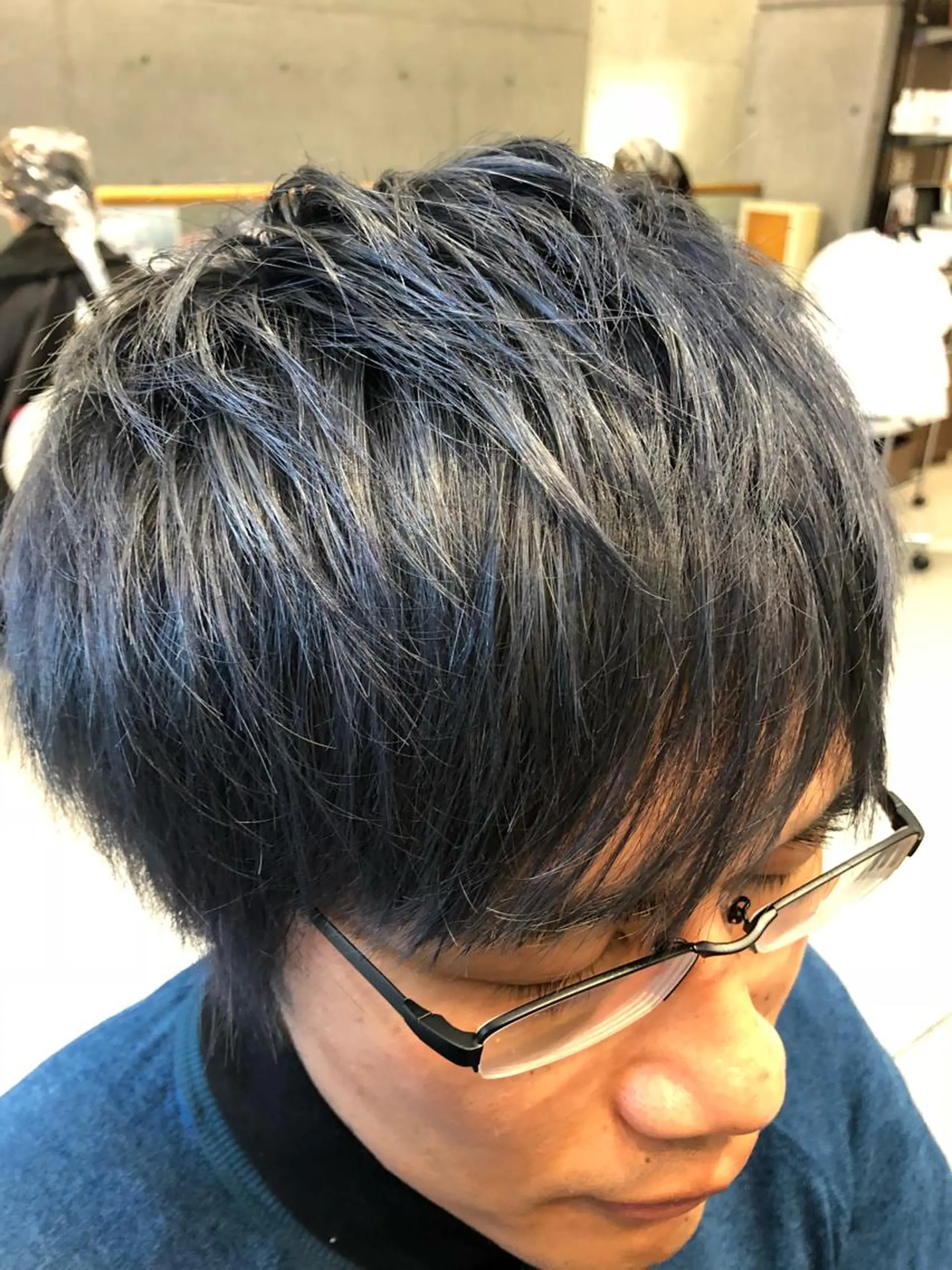 ショート カラー メンズ ブルーカラー ダブルカラー シルバー 大栗 佑也  髪質改善のヘアスタイル