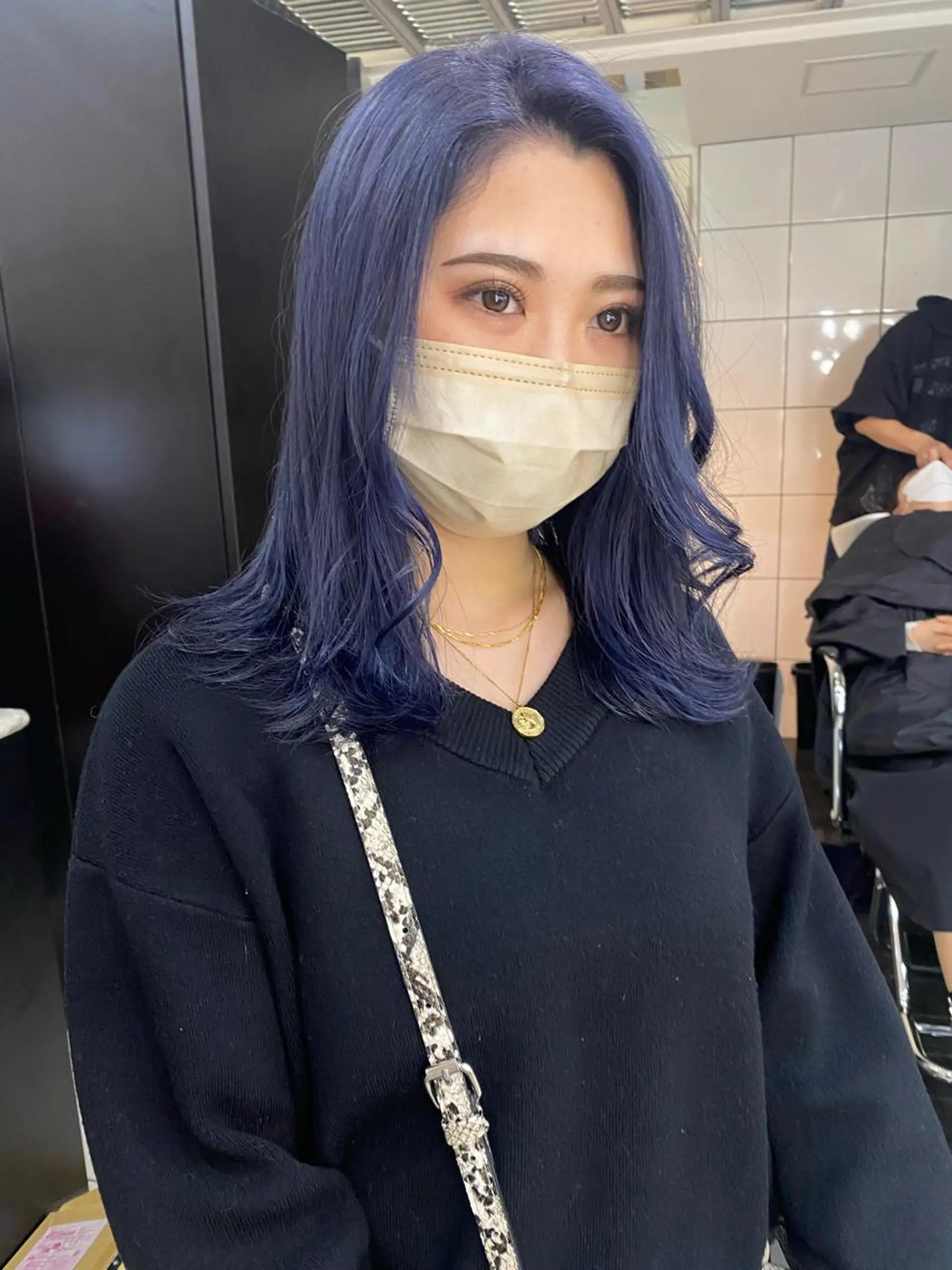 セミロング カラー ヘアアレンジ ブルーカラー SHACHU ayamiのヘアスタイル