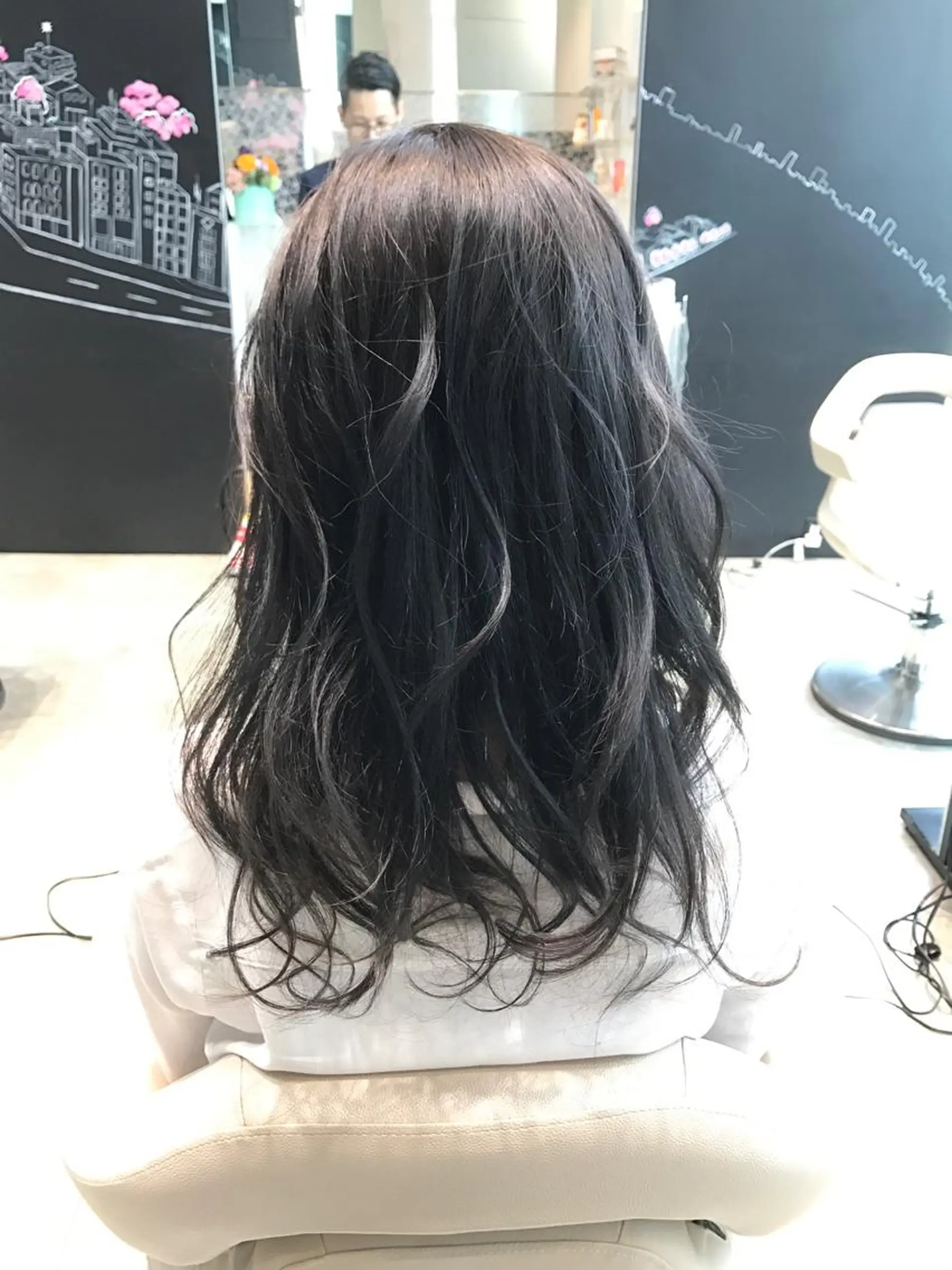 セミロング カラー ヘアアレンジ ダークグレー ダークグレージュ グレージュ 代表 KANZOのエステ・リラクイメージ