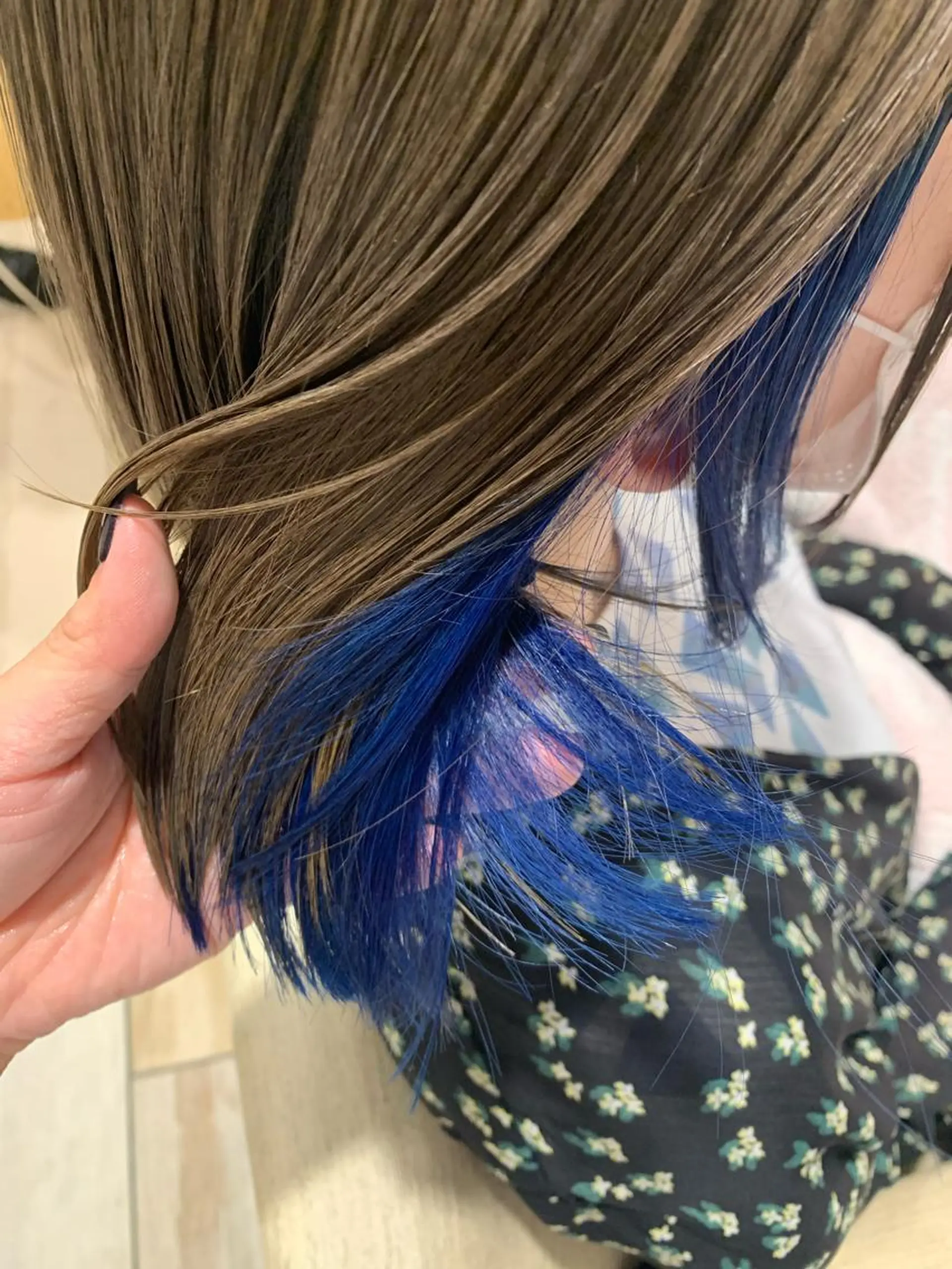 カラー ブリーチ ブルーカラー インナーカラー 勝野 優佳のヘアスタイル