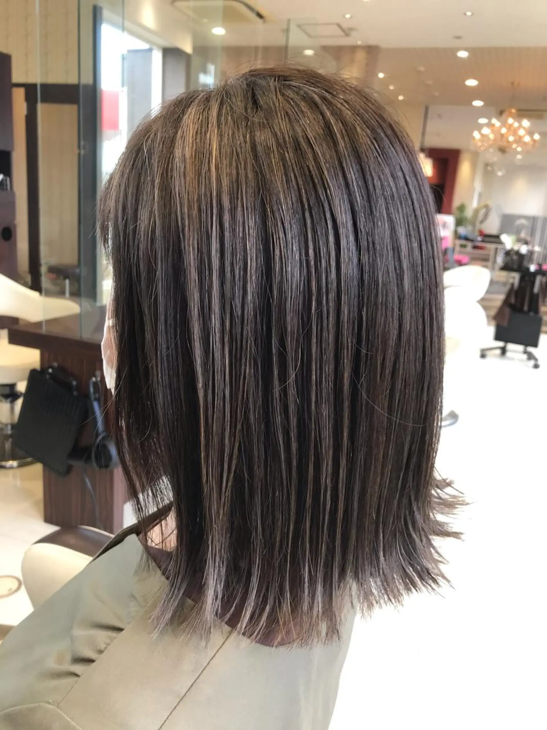 カラー 茂木 絵梨子のヘアスタイル