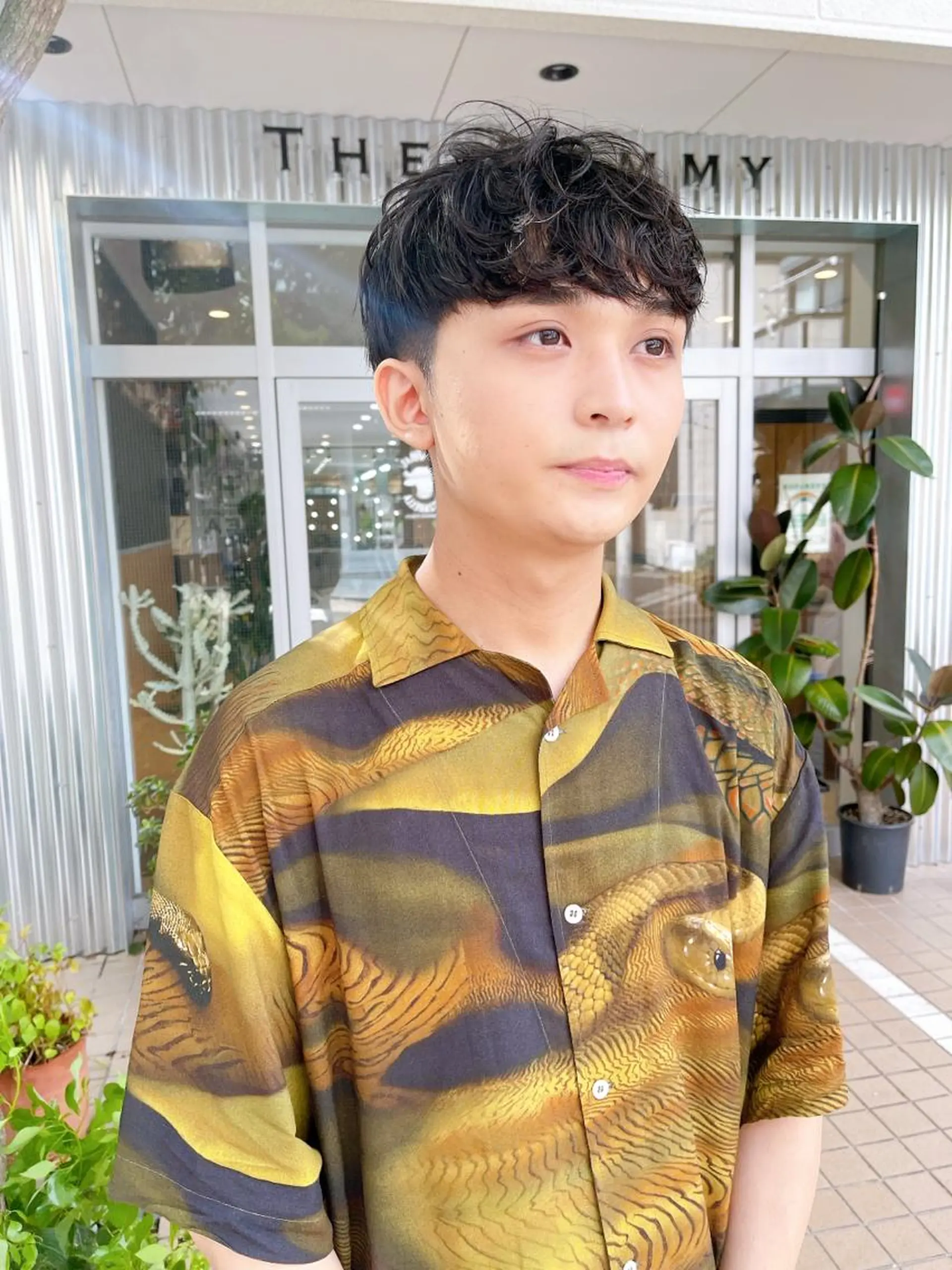 ショート パーマ メンズ マッシュ メンズパーマ カット ヘアカラー パーマ 縮毛矯正 トリートメント メンズパーマ タカキリョウのヘアスタイル