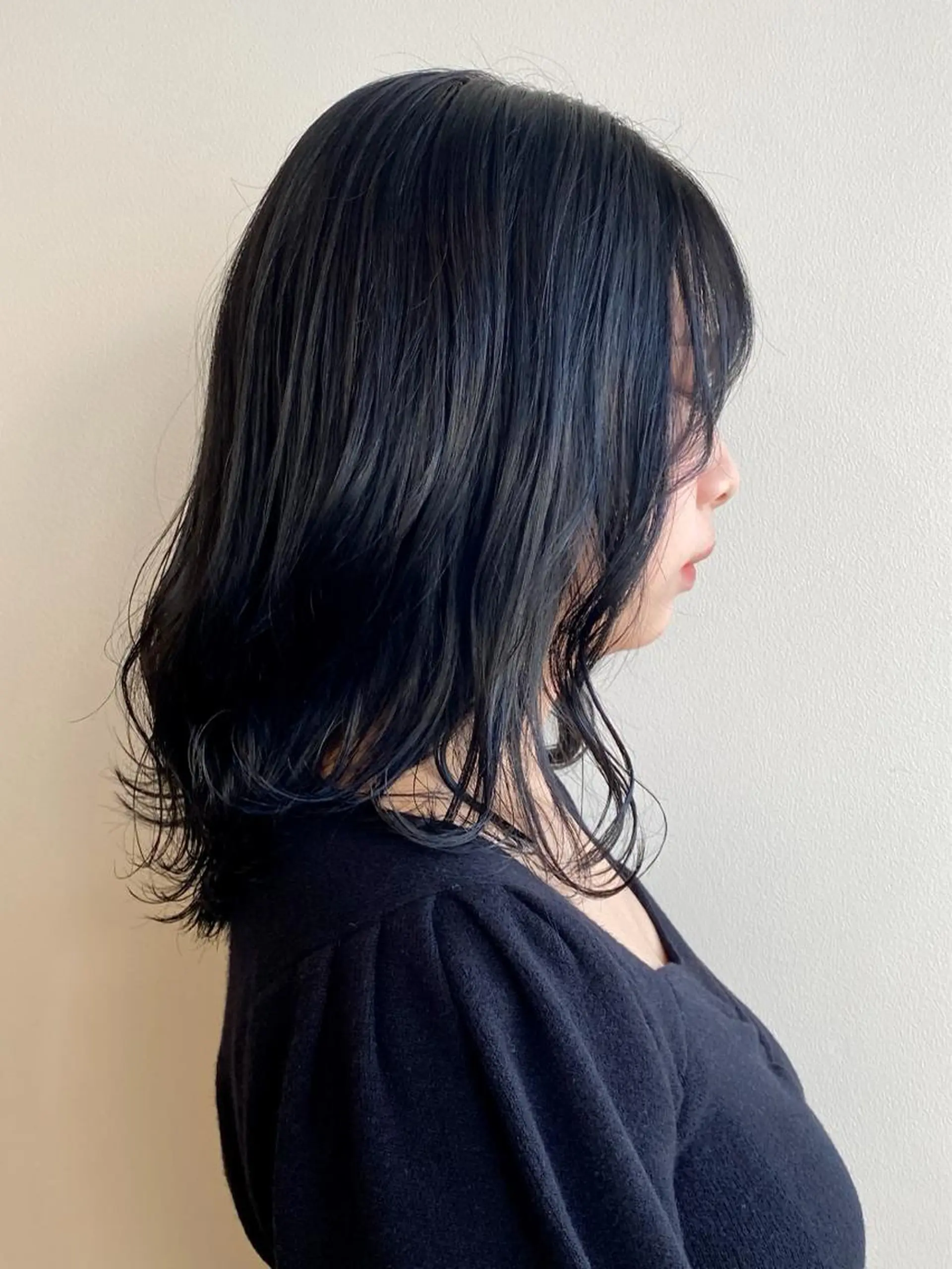 ミディアム カラー ネイビーカラー ヘアカラー salowin渋谷kitaya park前所属・RIKA韓国ヘア/く びれヘア/上品カラーのヘアスタイル