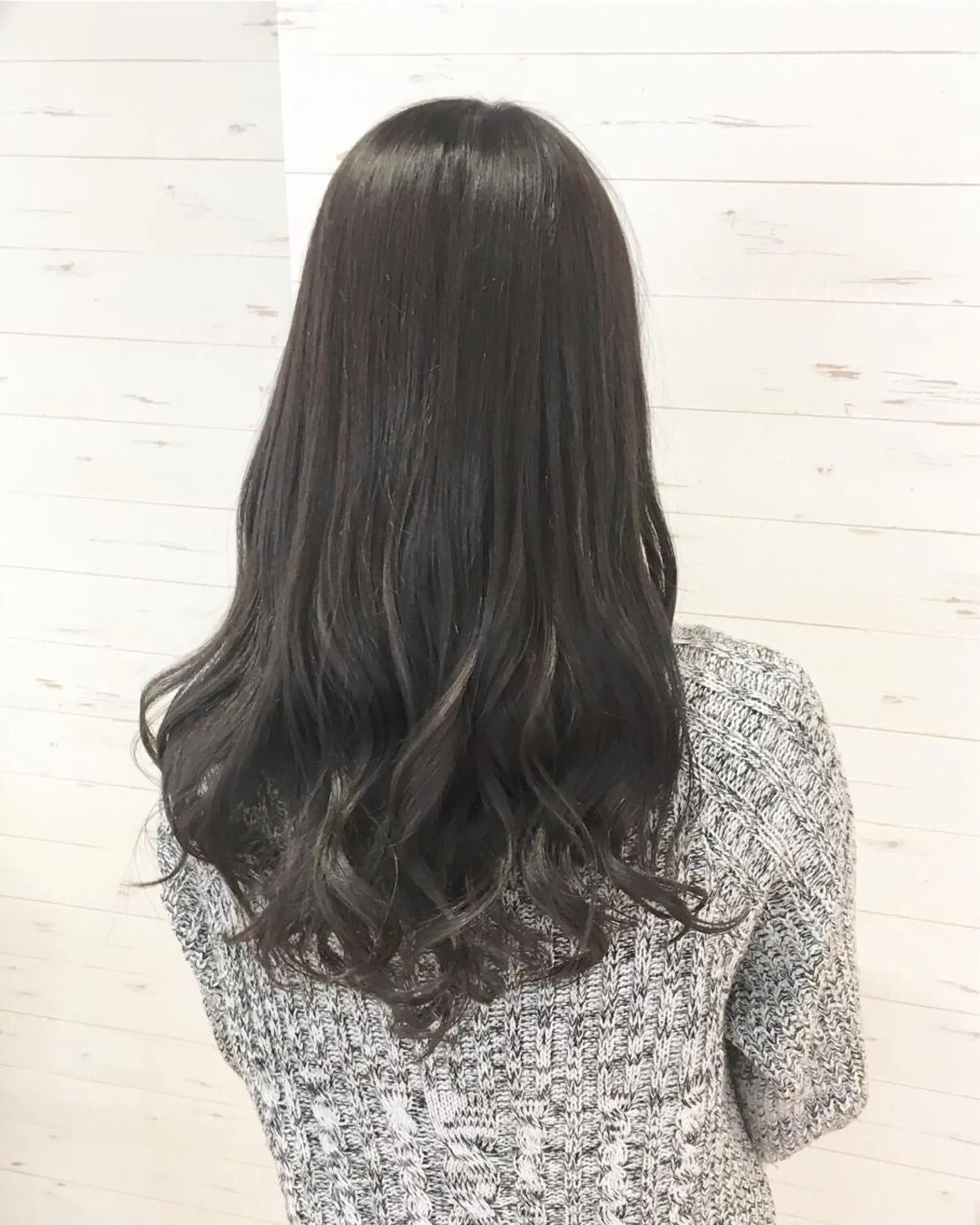 セミロング ミヤザキ タクトのヘアスタイル