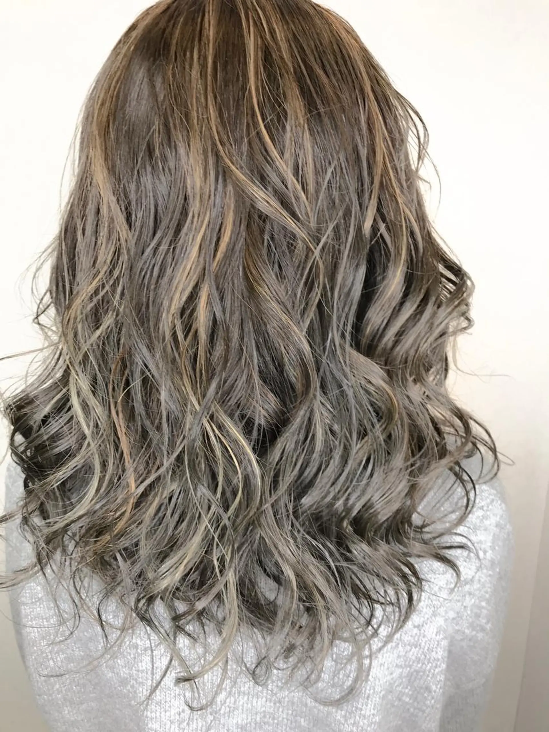 ロング ハイライト お悩み解決美容師🩷 ♠️ベテランそめやのヘアスタイル