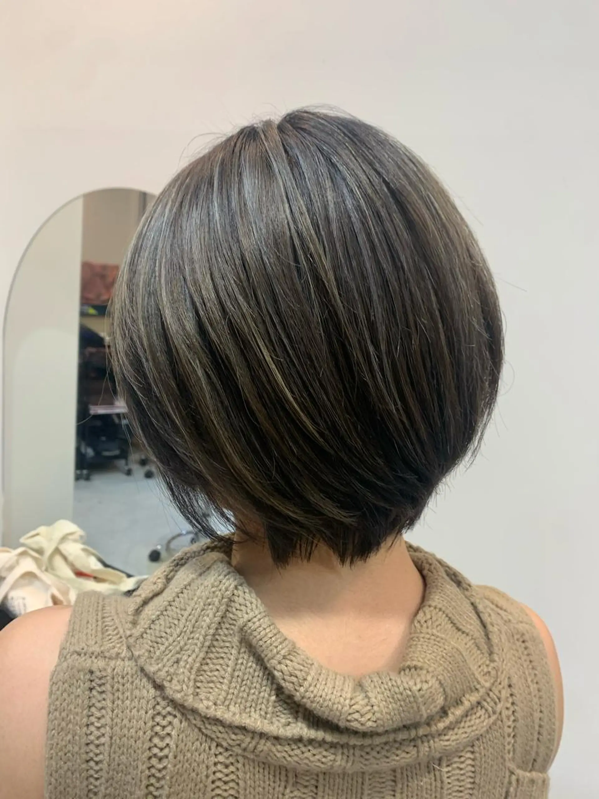 ミディアム カラー アッシュ アッシュグレー 透明感カラー ハイライトカラー ハイライト カット ヘアカラー トリートメント 中目黒🌼 🌼ハナのヘアスタイル