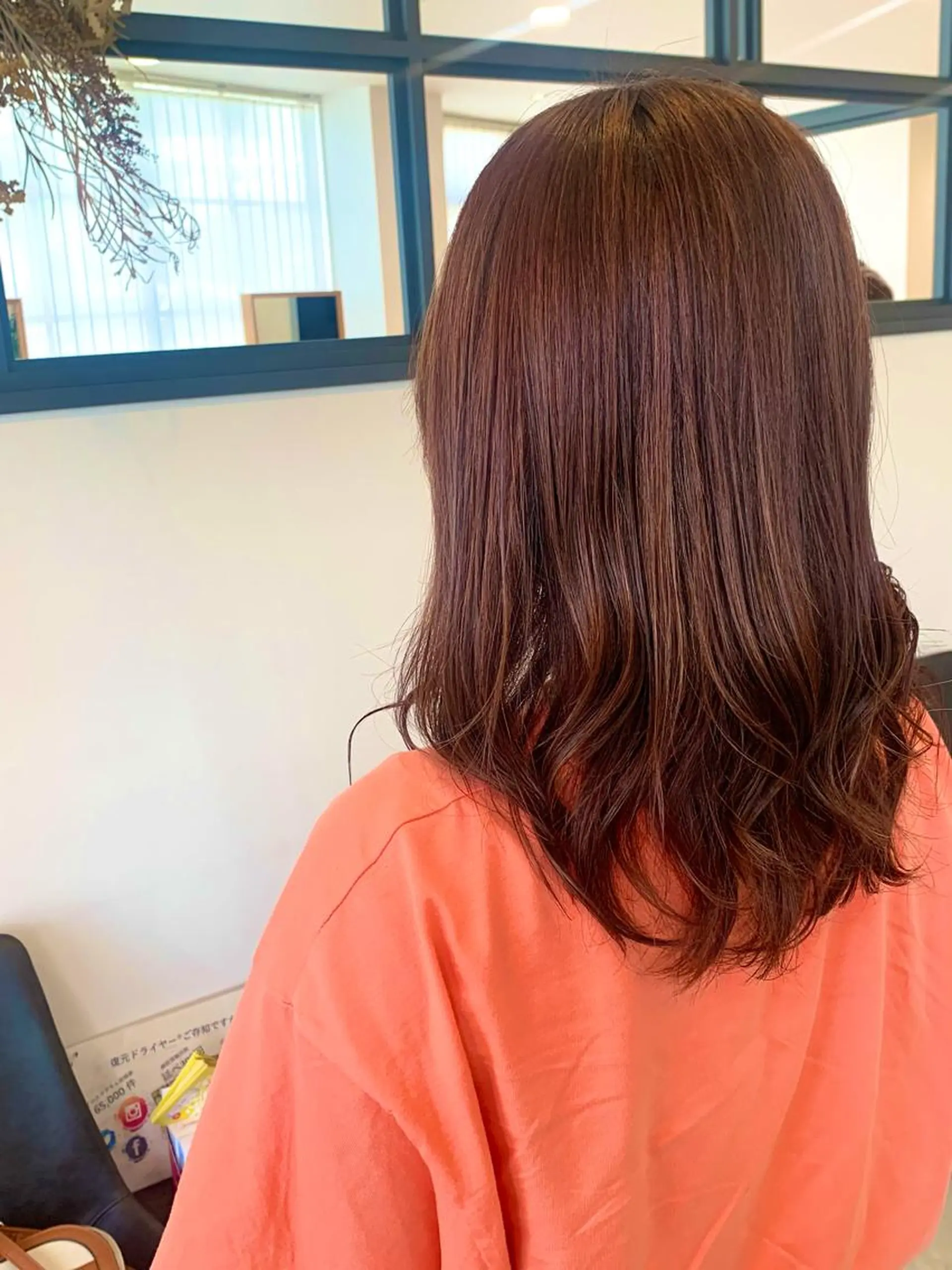 ミディアム カラー ブリーチ ハイライトカラー ピンクカラー ハイライト カット ヘアカラー トリートメント cher. 新井瑞希のヘアスタイル