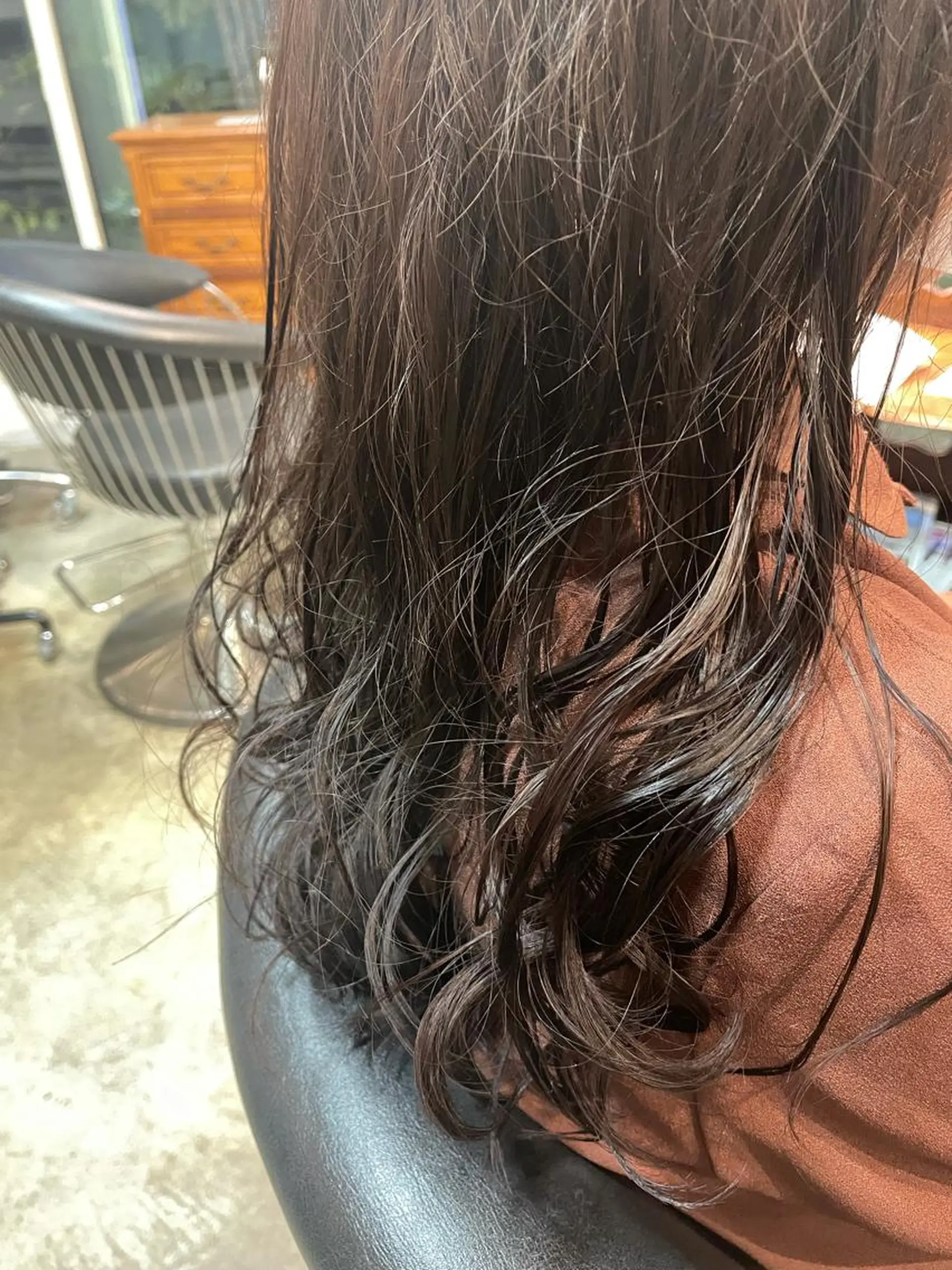 ロング パーマ 谷澤 朋佳のヘアスタイル