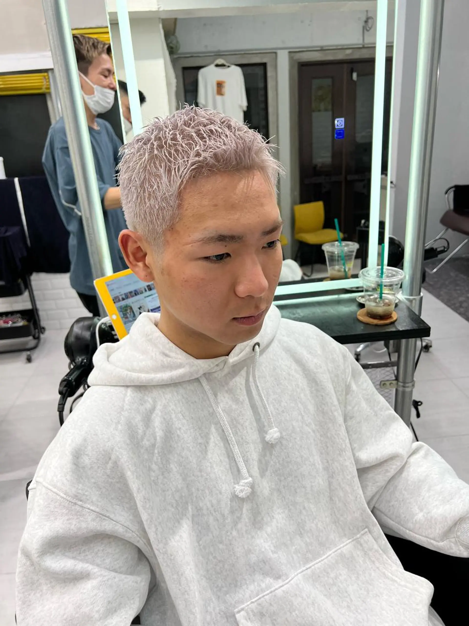 カラー メンズ フェード・メッシュ ハイトーン/fumaのヘアスタイル