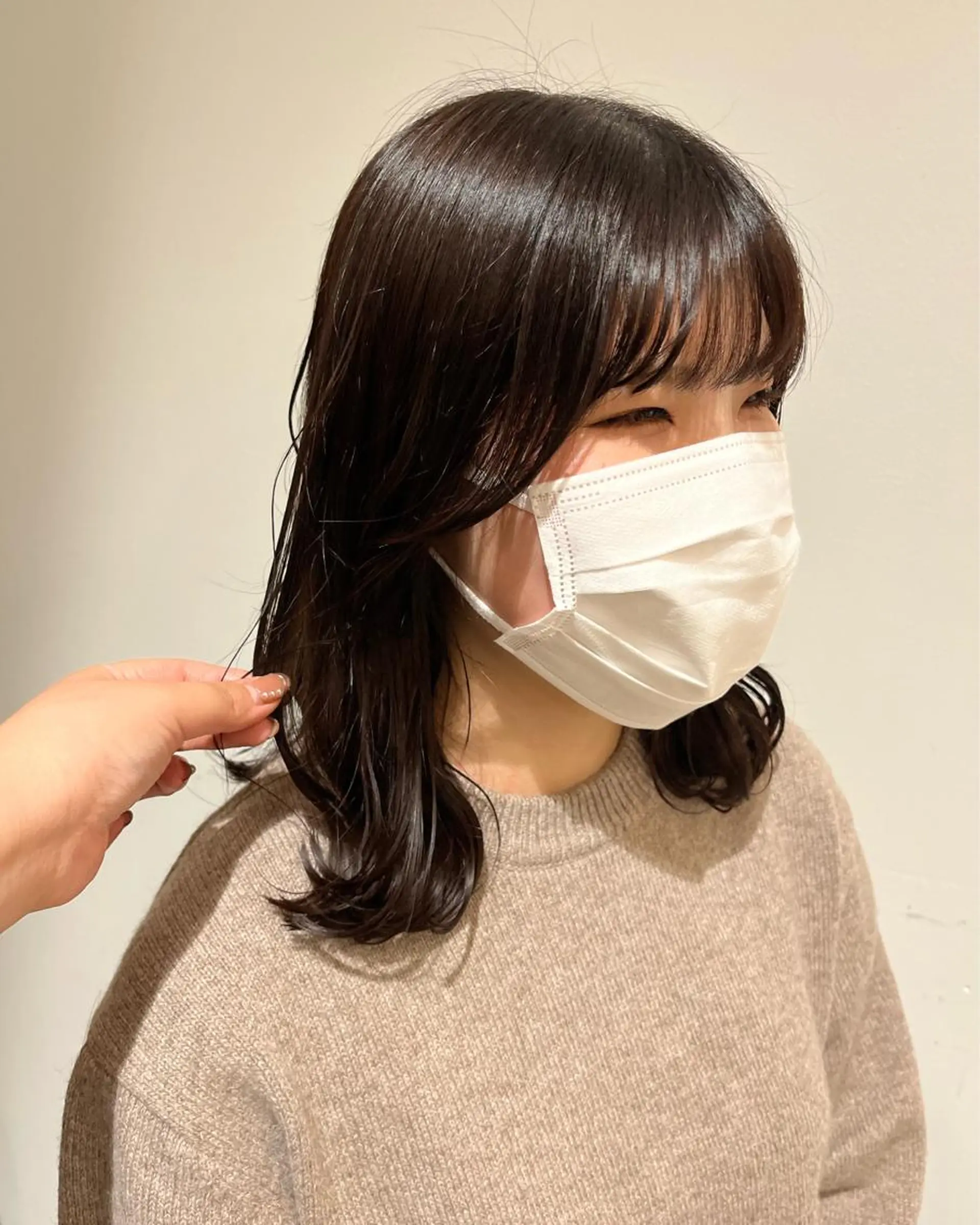 ミディアム 顔周りカット 韓国風ヘア 西崎 満里奈のヘアスタイル