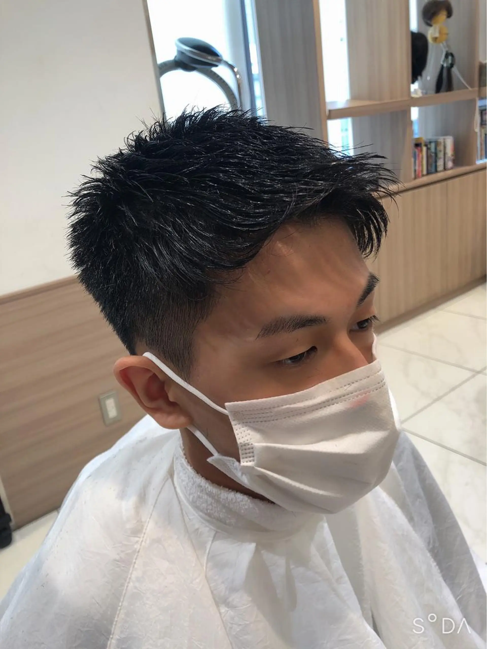 ショート メンズ ハイトーン特化 川井優汰のヘアスタイル