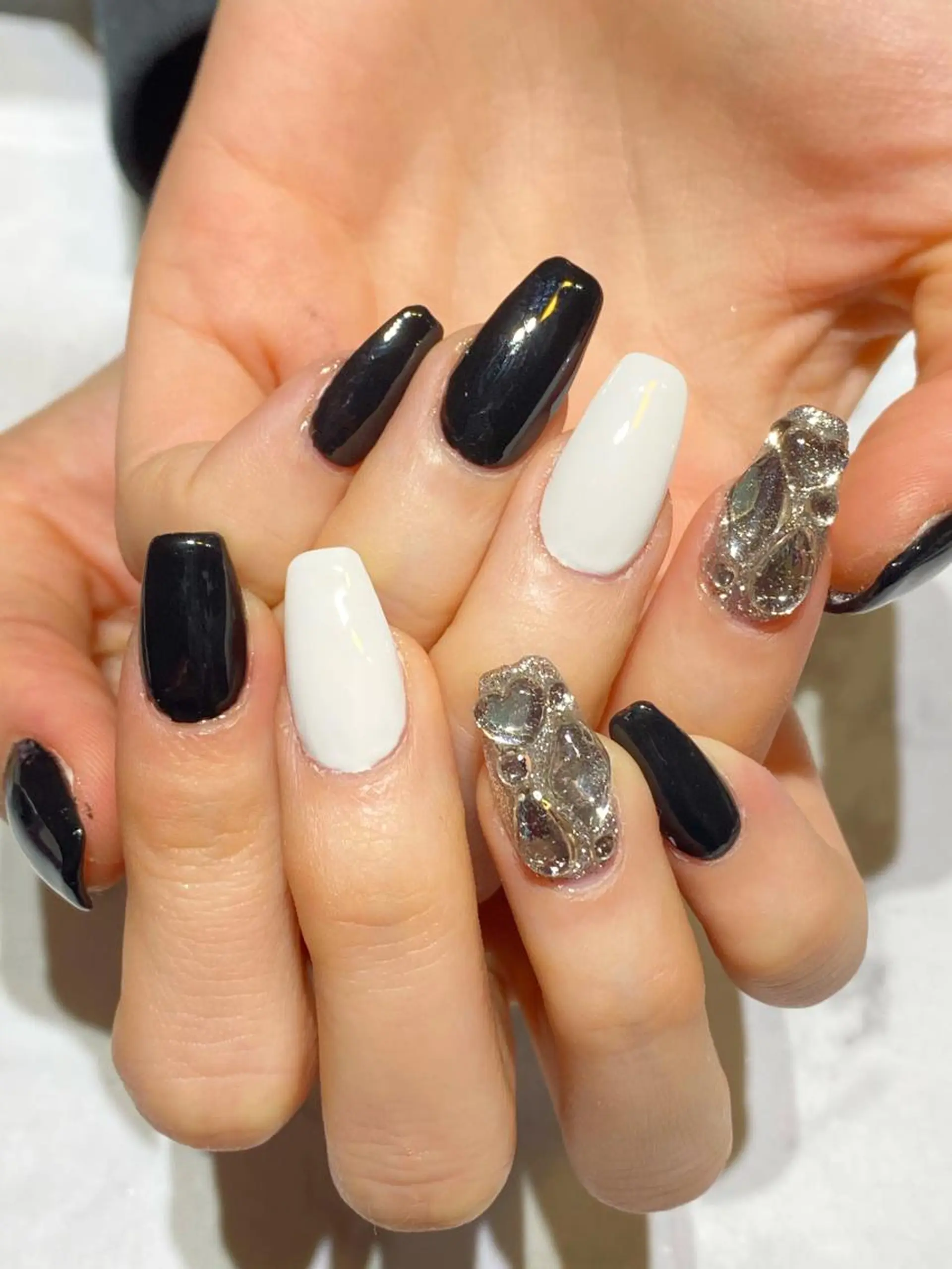 ネイル 長さ出し ストーンネイル ハンドネイル YUN 💅のネイルデザイン