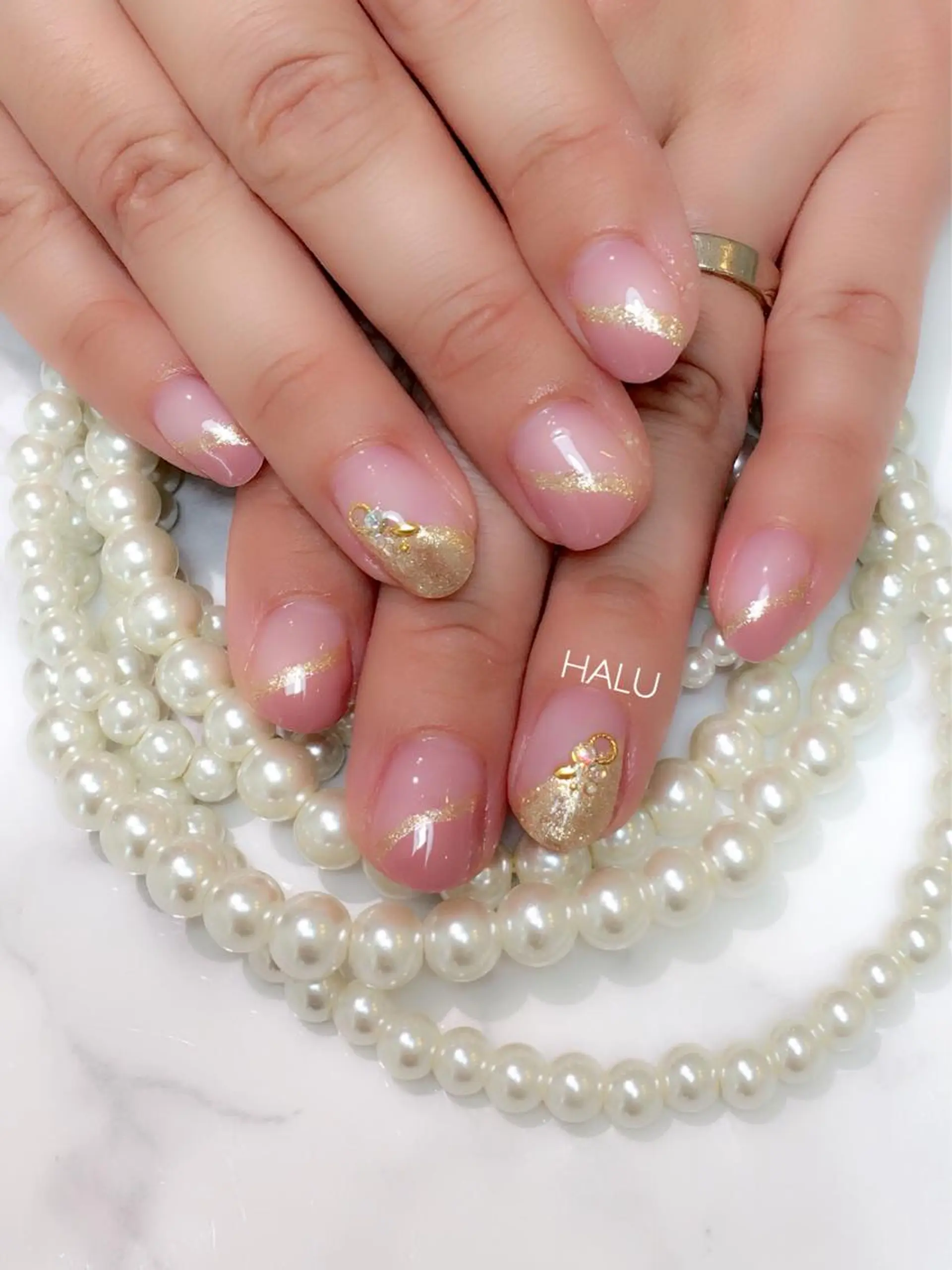 ネイル フレンチネイル ゴールド 斜めフレンチ ピンク HALU ハルのネイルデザイン