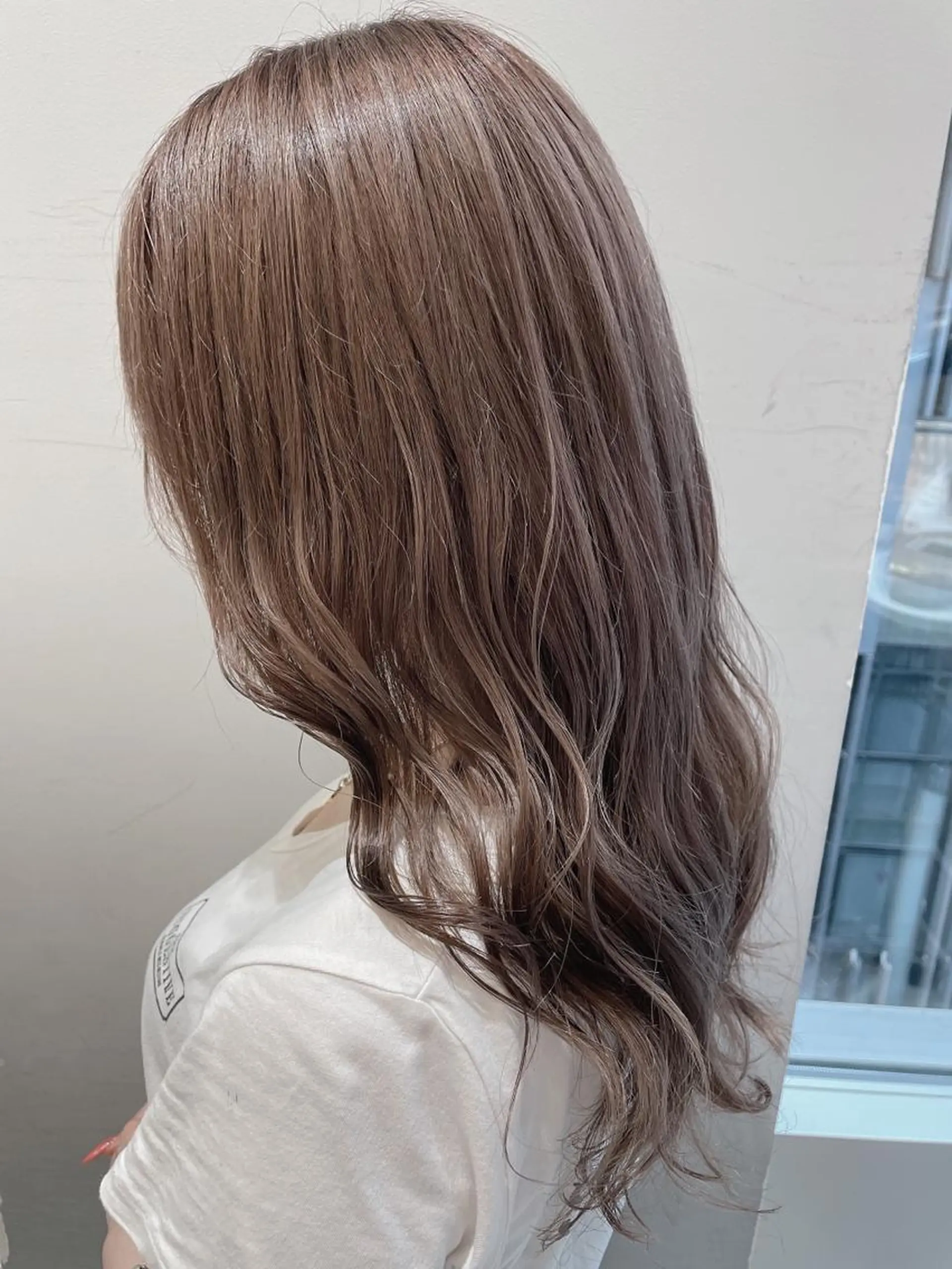 ロング カラー ブリーチ グレージュ ハイライトカラー ハイライト カット ヘアカラー トリートメント 🦖鶴岡香純🦖 5/1から復帰しますのヘアスタイル