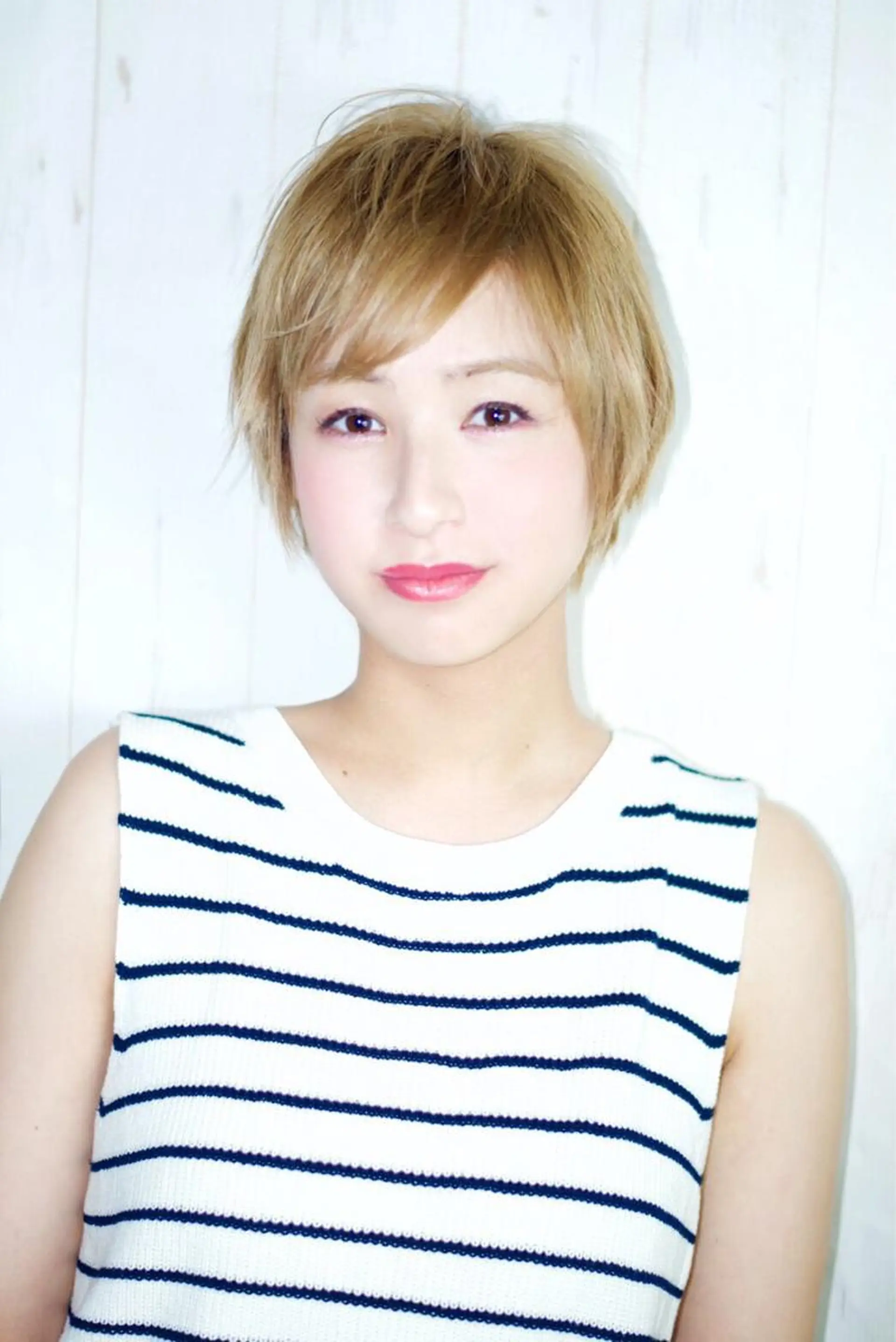 ショート カラー ブリーチ 【白髪ぼかし 専門GBG】自由が丘のヘアスタイル