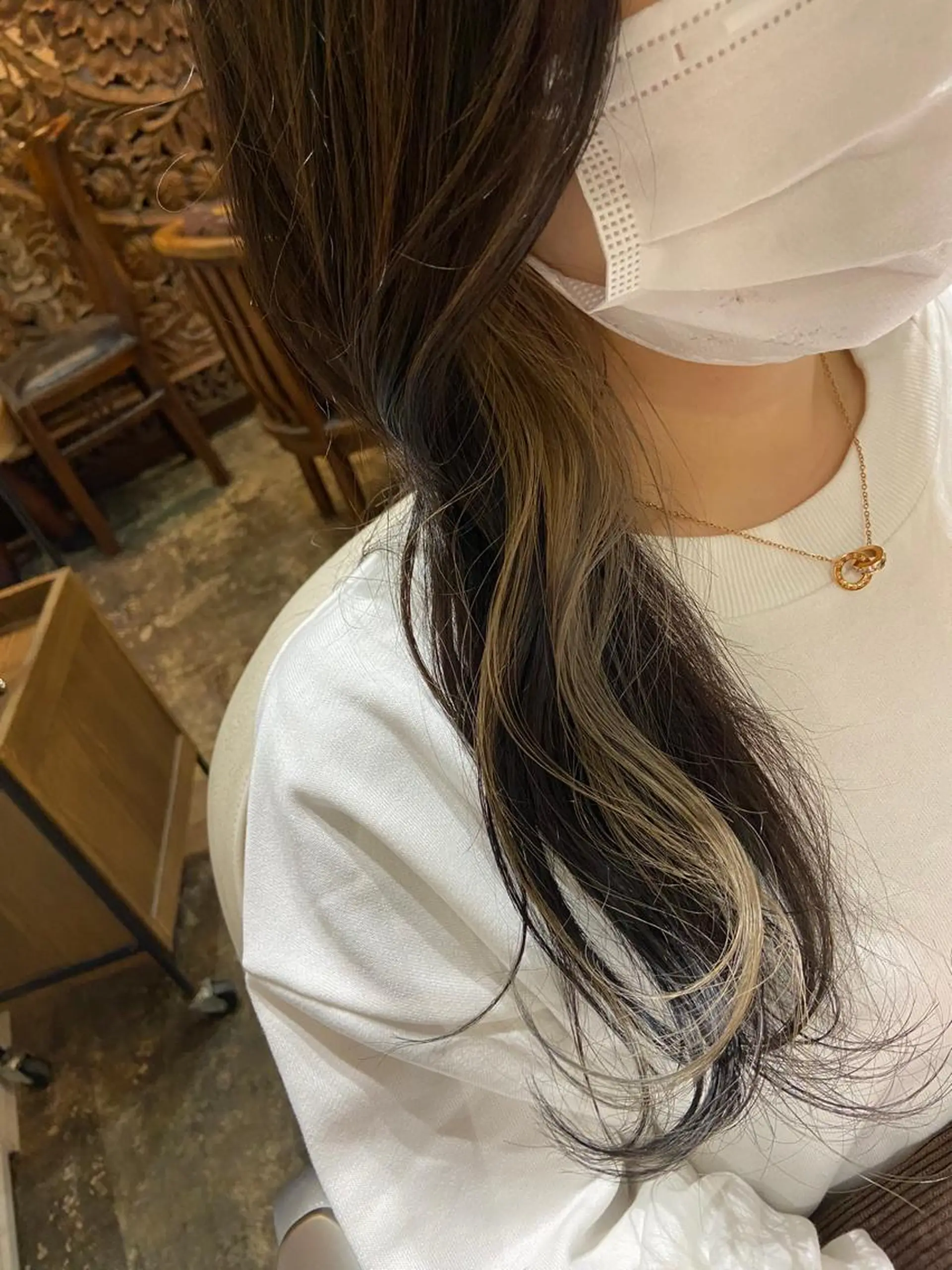 カラー ベージュカラー イヤリングカラー 西田 莉緒のヘアスタイル