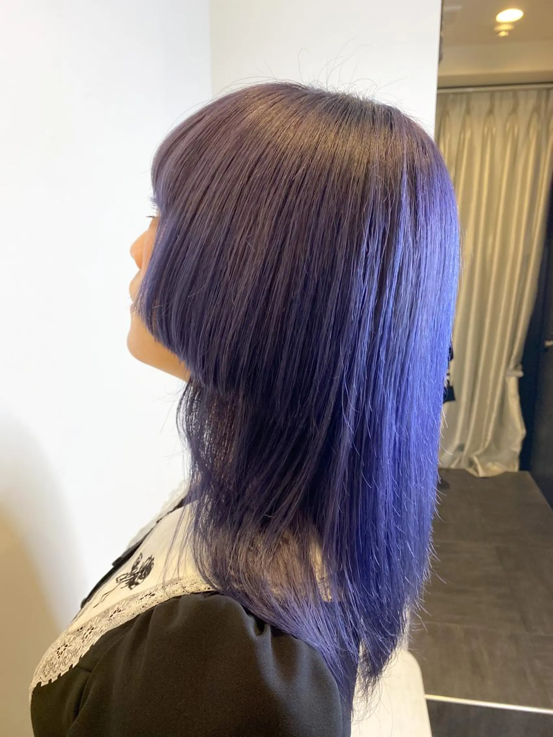 セミロング カラー ブリーチ ブルーカラー ラベンダーカラー ハイライト/ブリーチ バレイヤージュ関佳祐のヘアスタイル