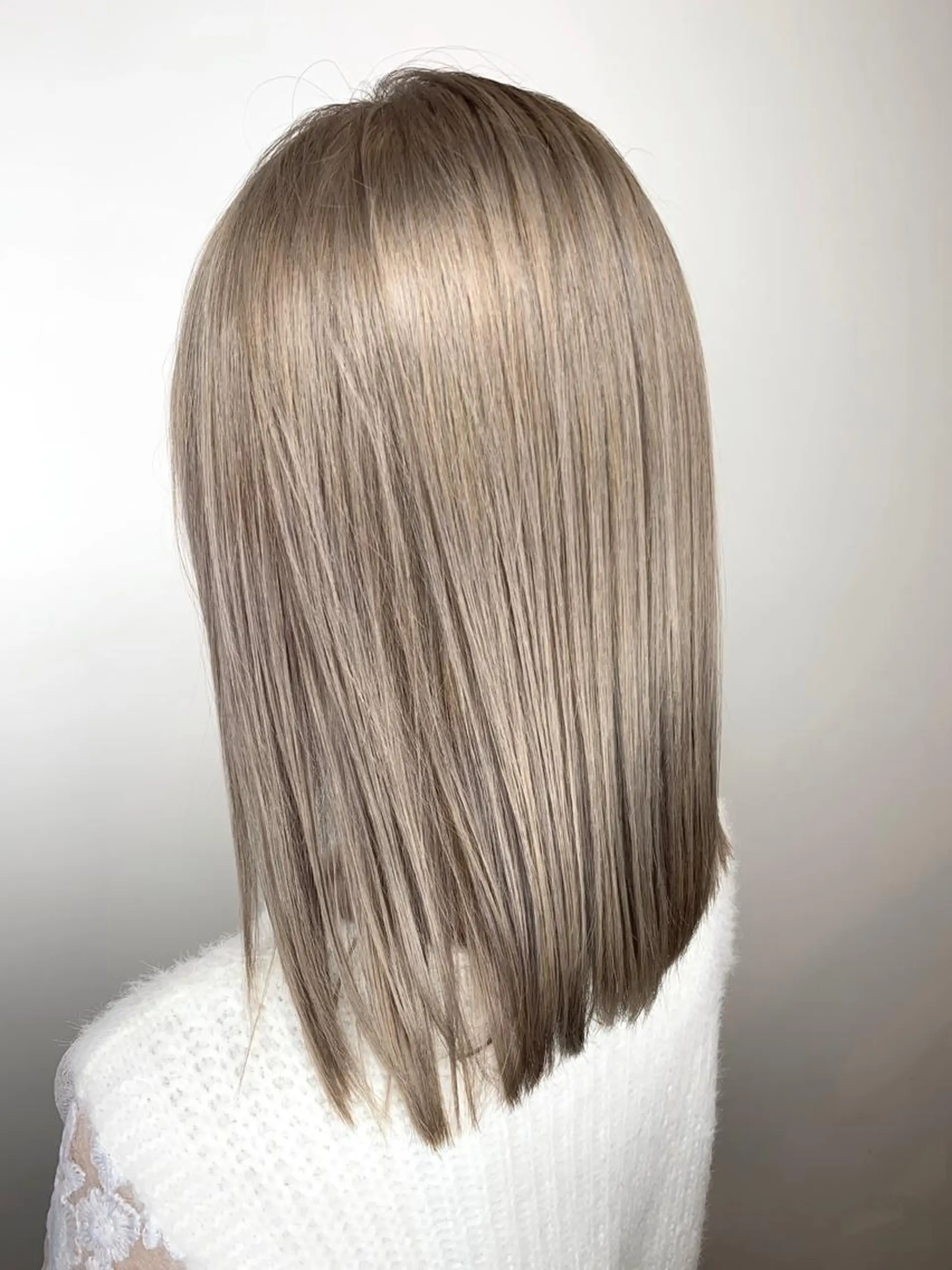 セミロング カラー ベージュカラー ハイトーンカラー ハイトーンベージュ カット ヘアカラー シールエクステ♦️ レイヤー♦️福田晃大のヘアスタイル