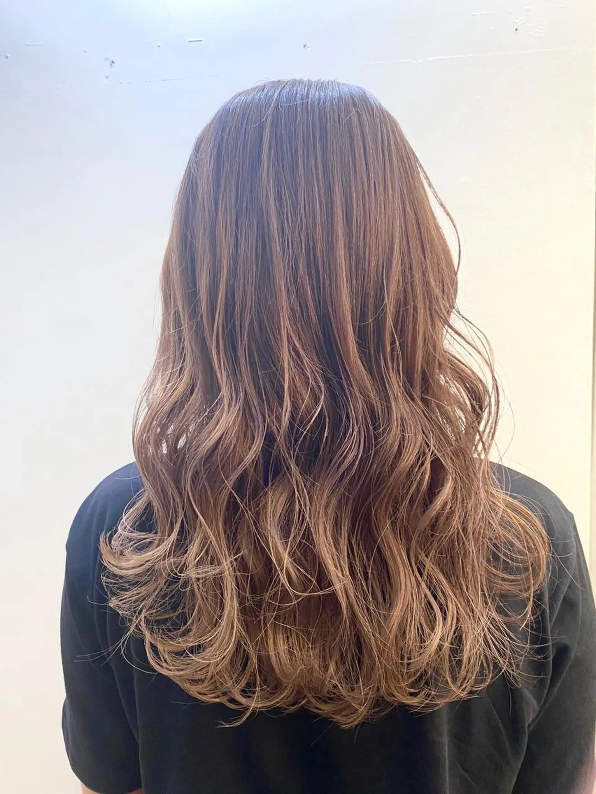 セミロング カラー 艶髪カラー&ウルフ フルカワ ヒロズミのヘアスタイル