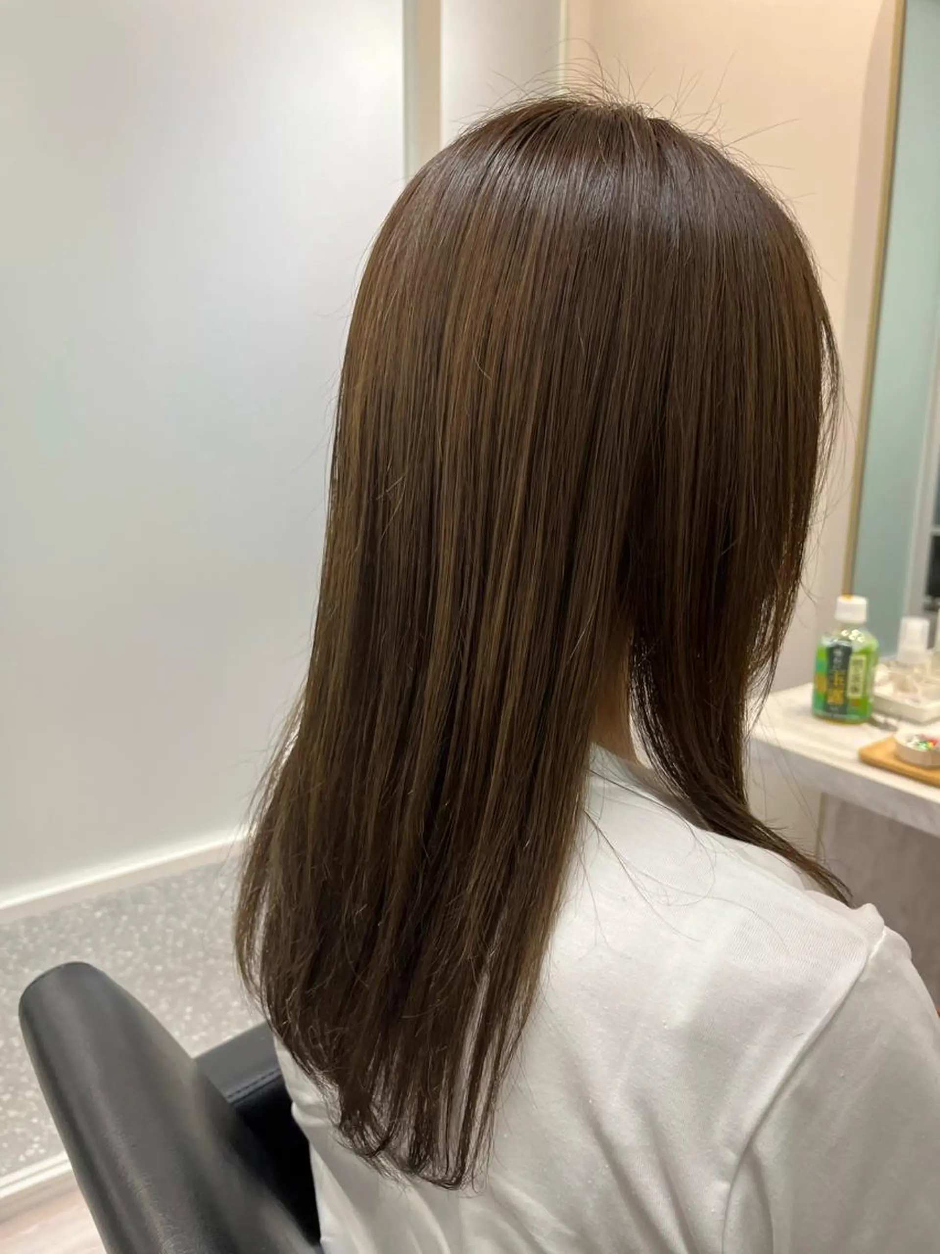 セミロング カラー 比嘉 黎花のヘアスタイル