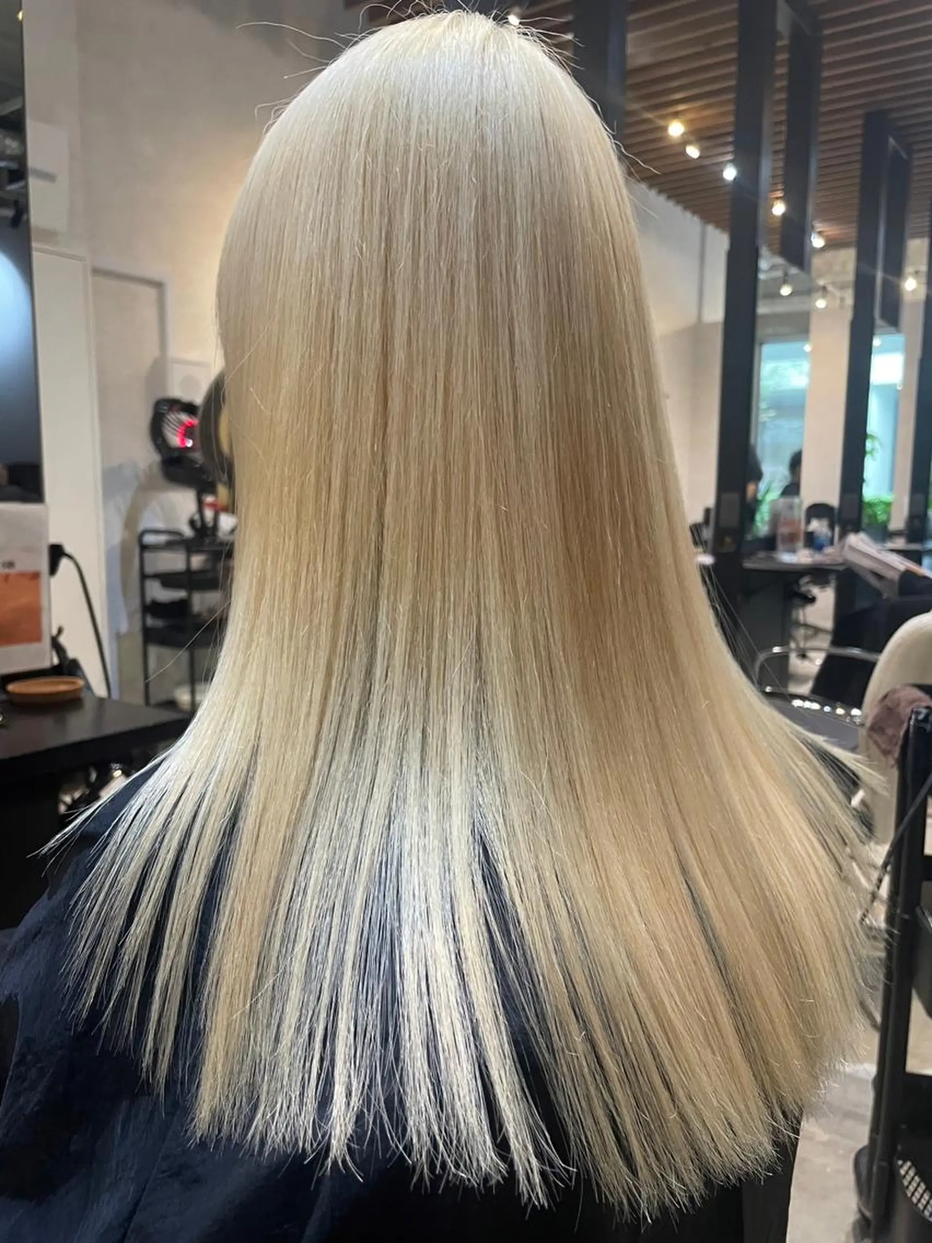ロング ONE.STOP. LABOのヘアスタイル