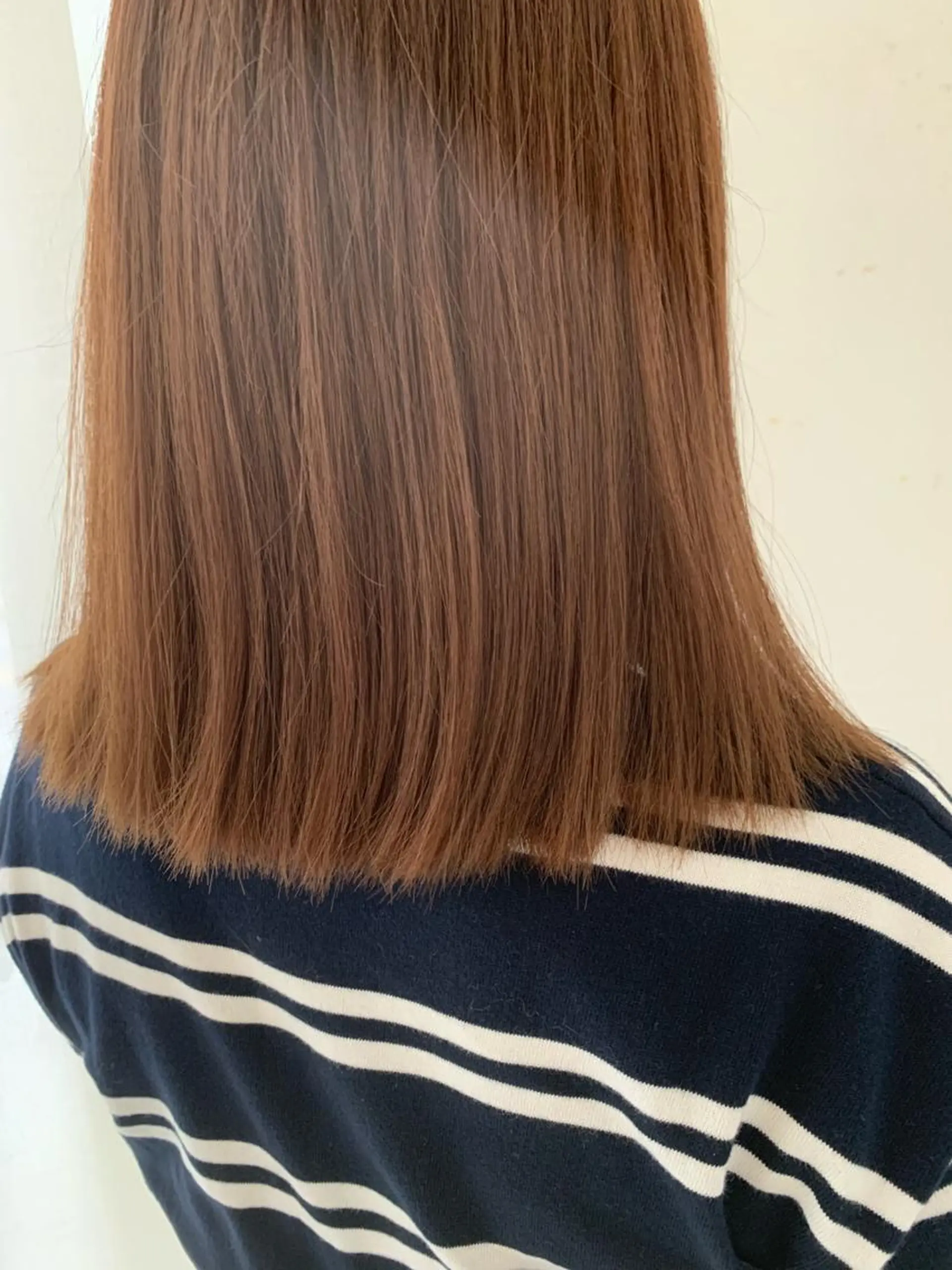 ミディアム カラー fio マナミのヘアスタイル