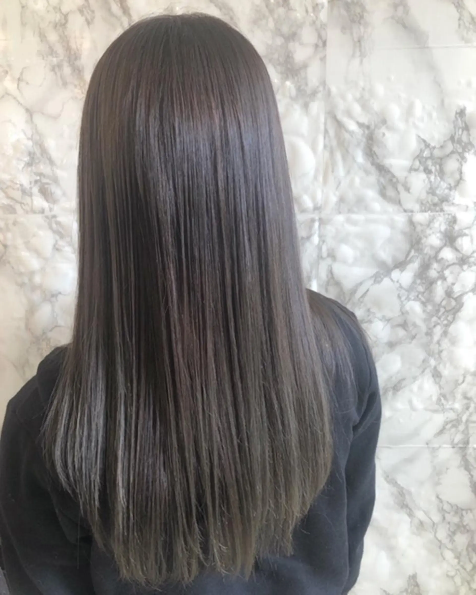 ロング カラー ブリーチ 透明感カラー グレージュ ブリーチなしカラー 東中野🥇美容室 FLOW東中野店のヘアスタイル