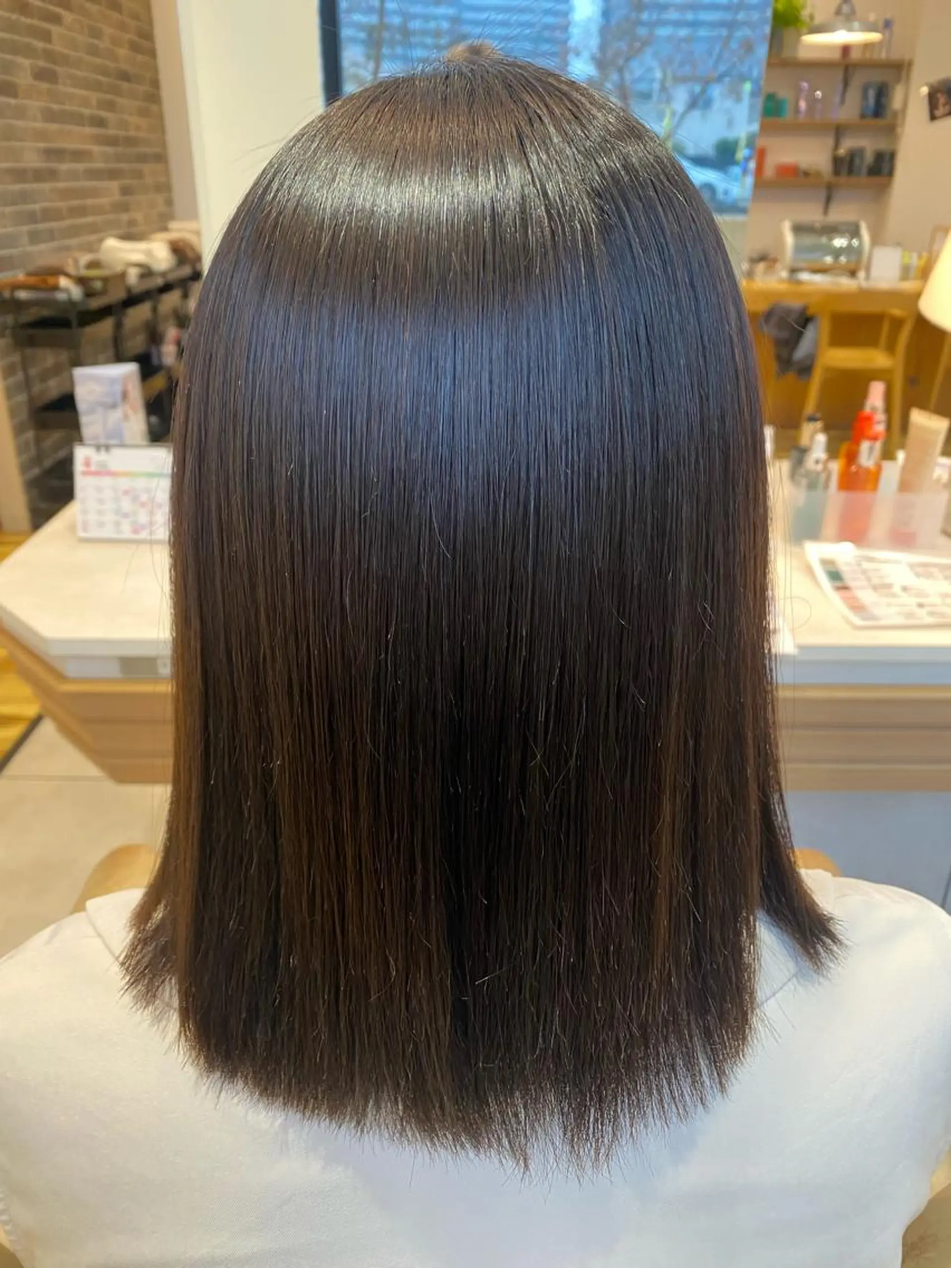 ミディアム 縮毛矯正 岡本 梨沙のヘアスタイル