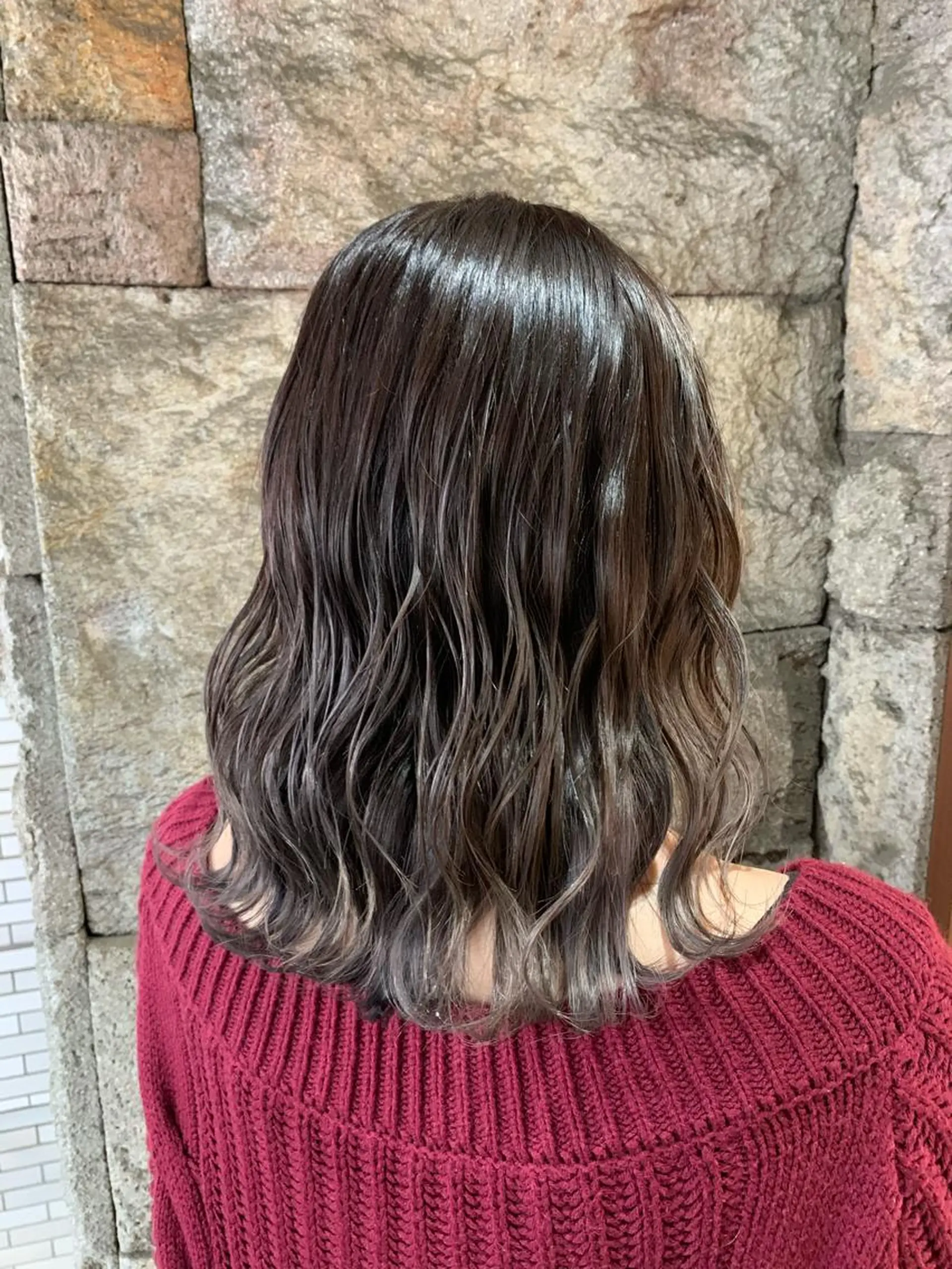 ミディアム カラー 蓮見  友里のヘアスタイル