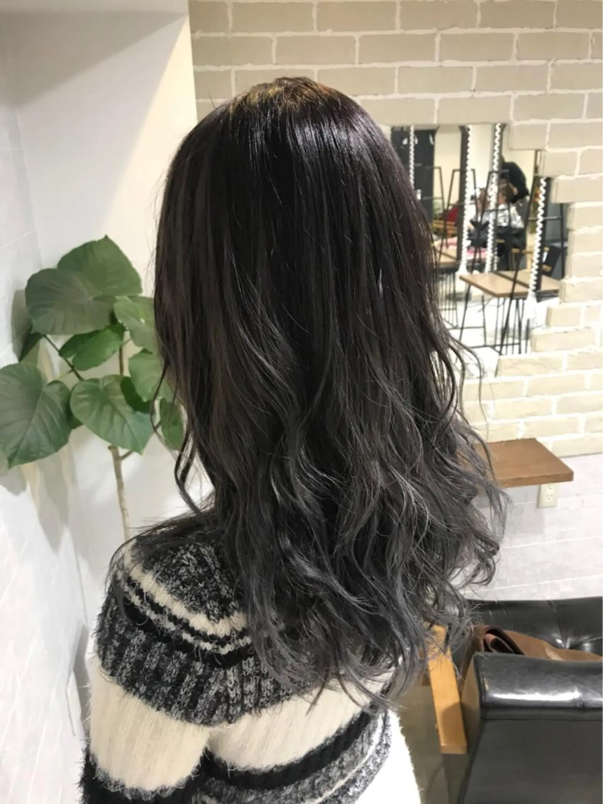 ロング カラー グラデーションカラー シルバー カット ヘアカラー トリートメント ブリーチ特化 梅田本多翔のヘアスタイル