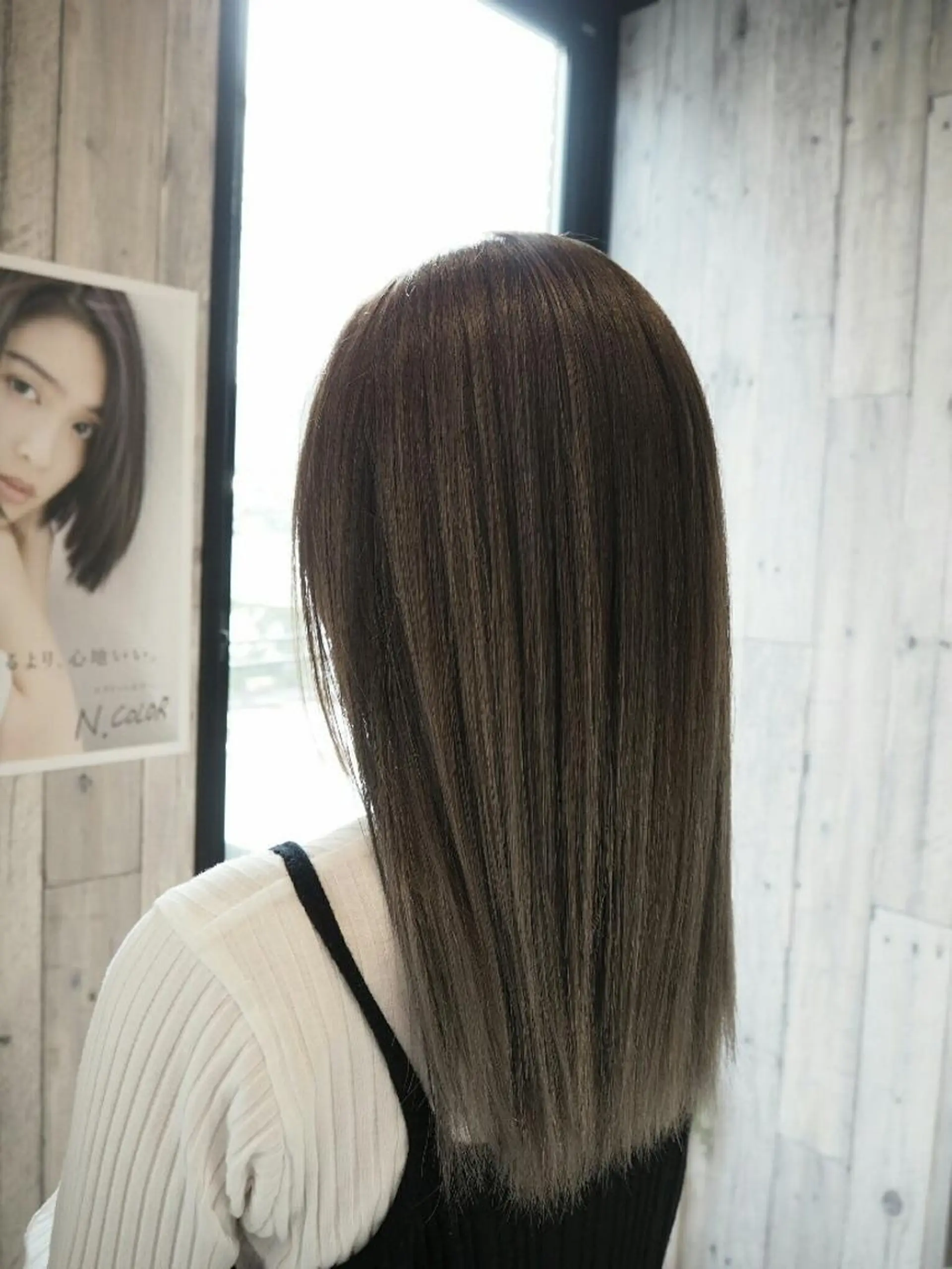 カラー セミロング グラデーションカラー ハイライトカラー ハイライト solon船橋2nd Amiのヘアスタイル