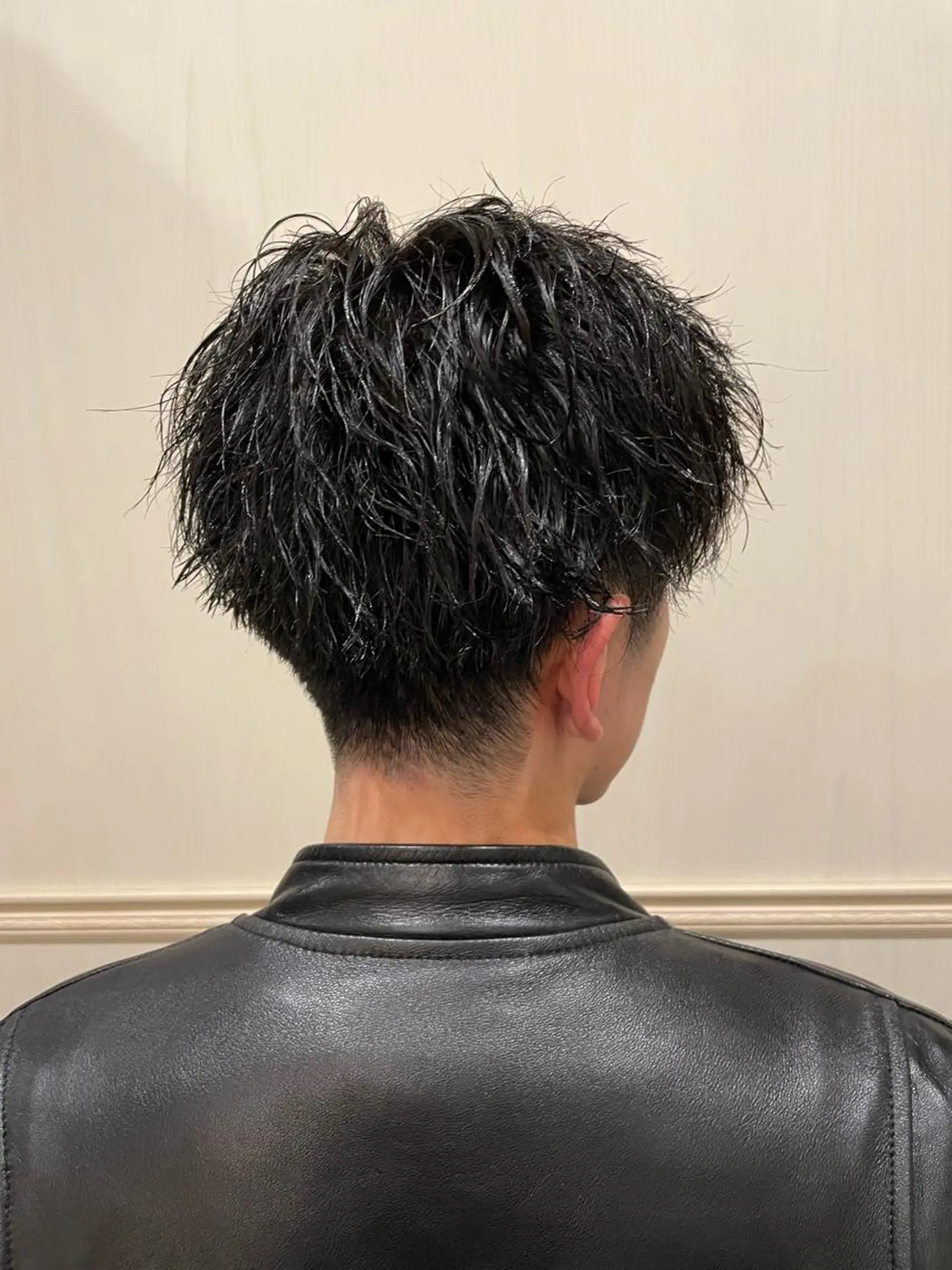 ショート パーマ メンズ センターパート 無料メンズカット💈 遠山泰輝のヘアスタイル
