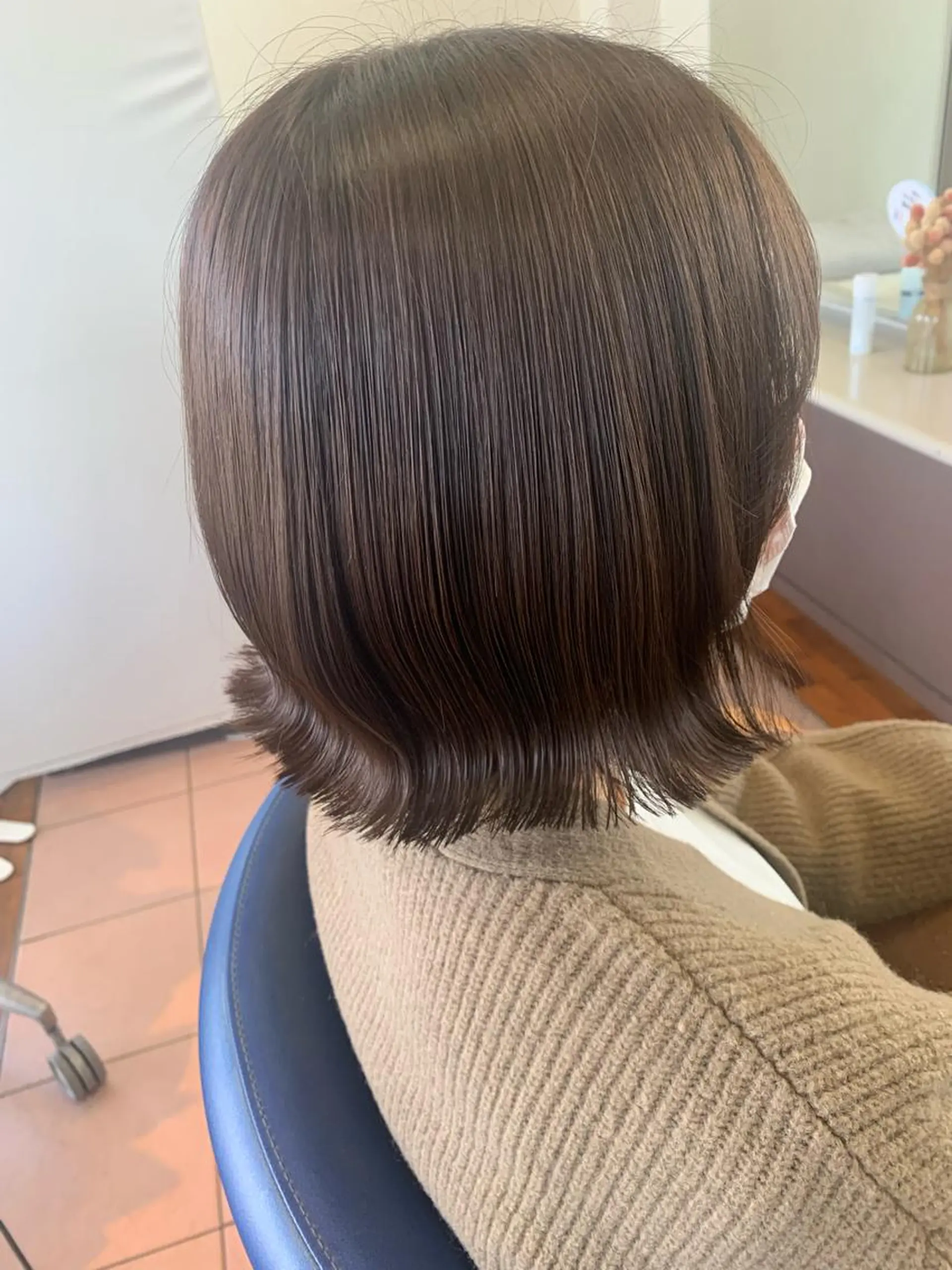 ミディアム カラー 小澤 志穂のヘアスタイル