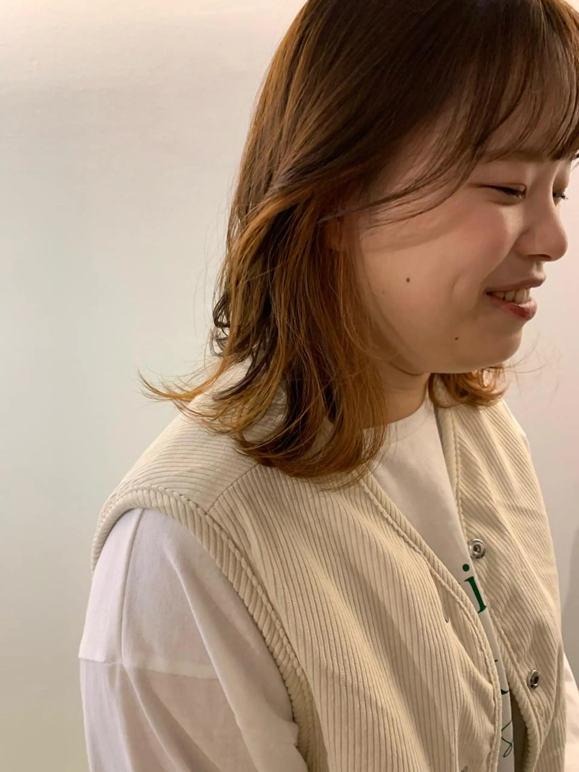 ミディアム カラー ヘアカラー SAKINO. ベージュカラーのヘアスタイル