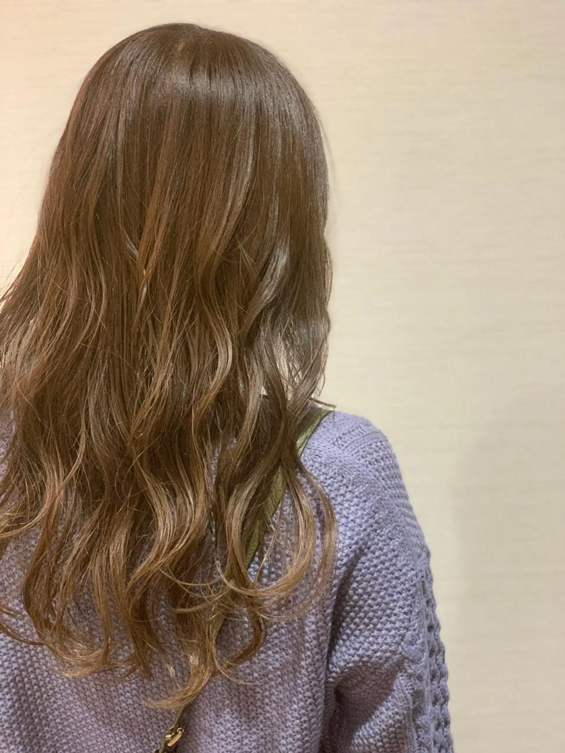 ロング カラー 蓮見  友里のヘアスタイル