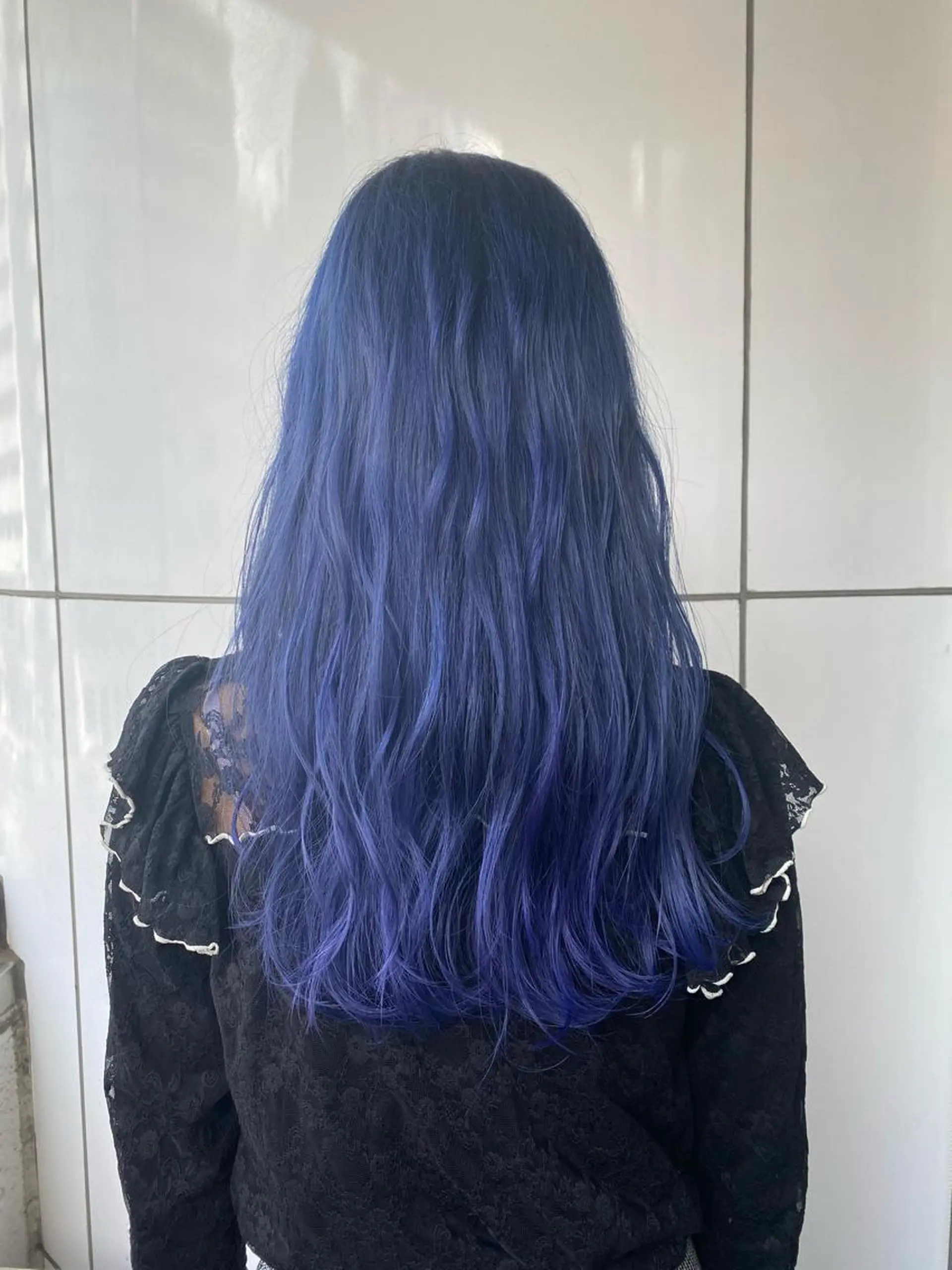 ロング カラー ヘアアレンジ マツエク・マツパ ブリーチ ブルーカラー バイオレットカラー 福壽 優奈のヘアスタイル