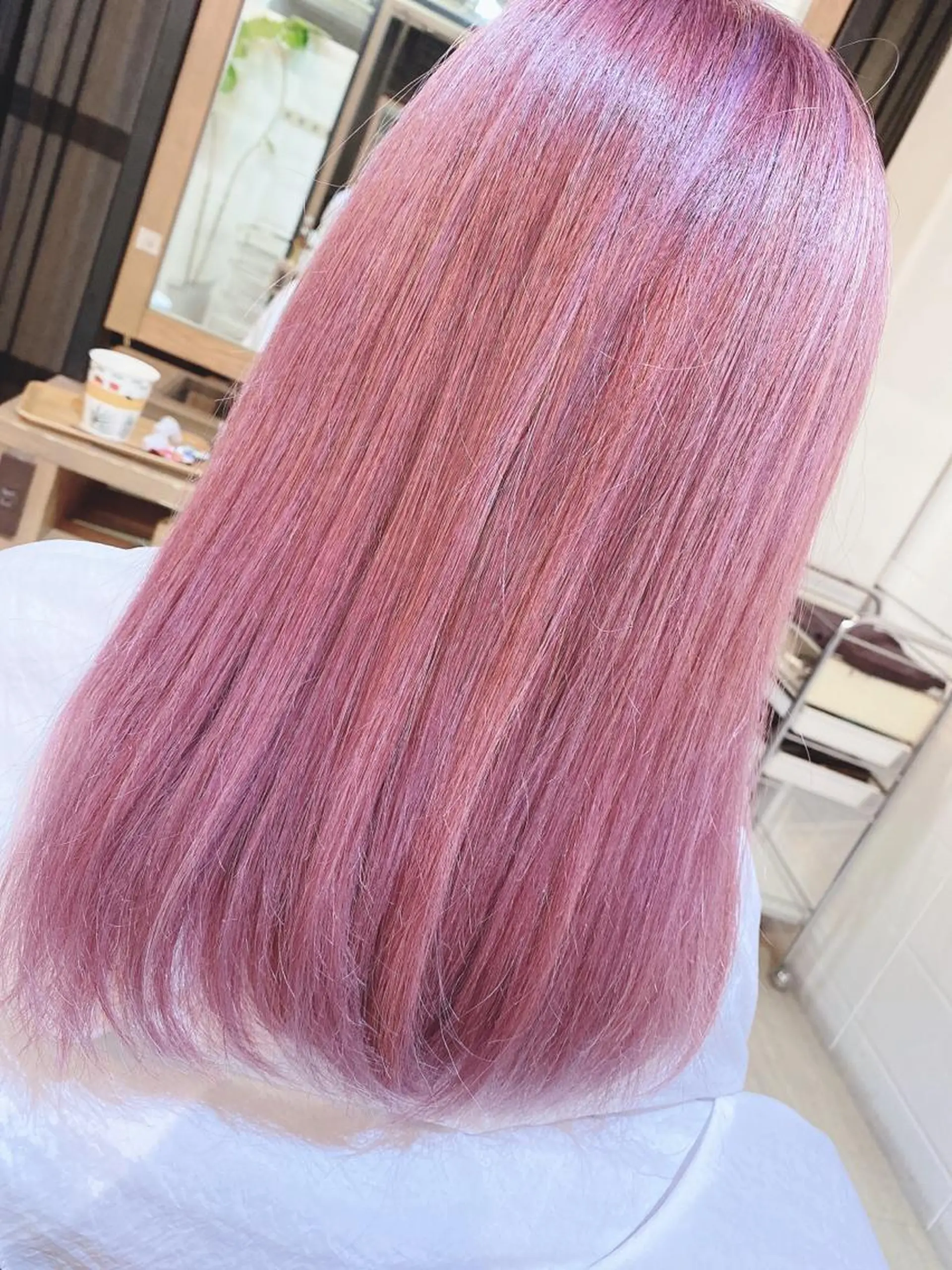 セミロング BRAS ナカガワのヘアスタイル