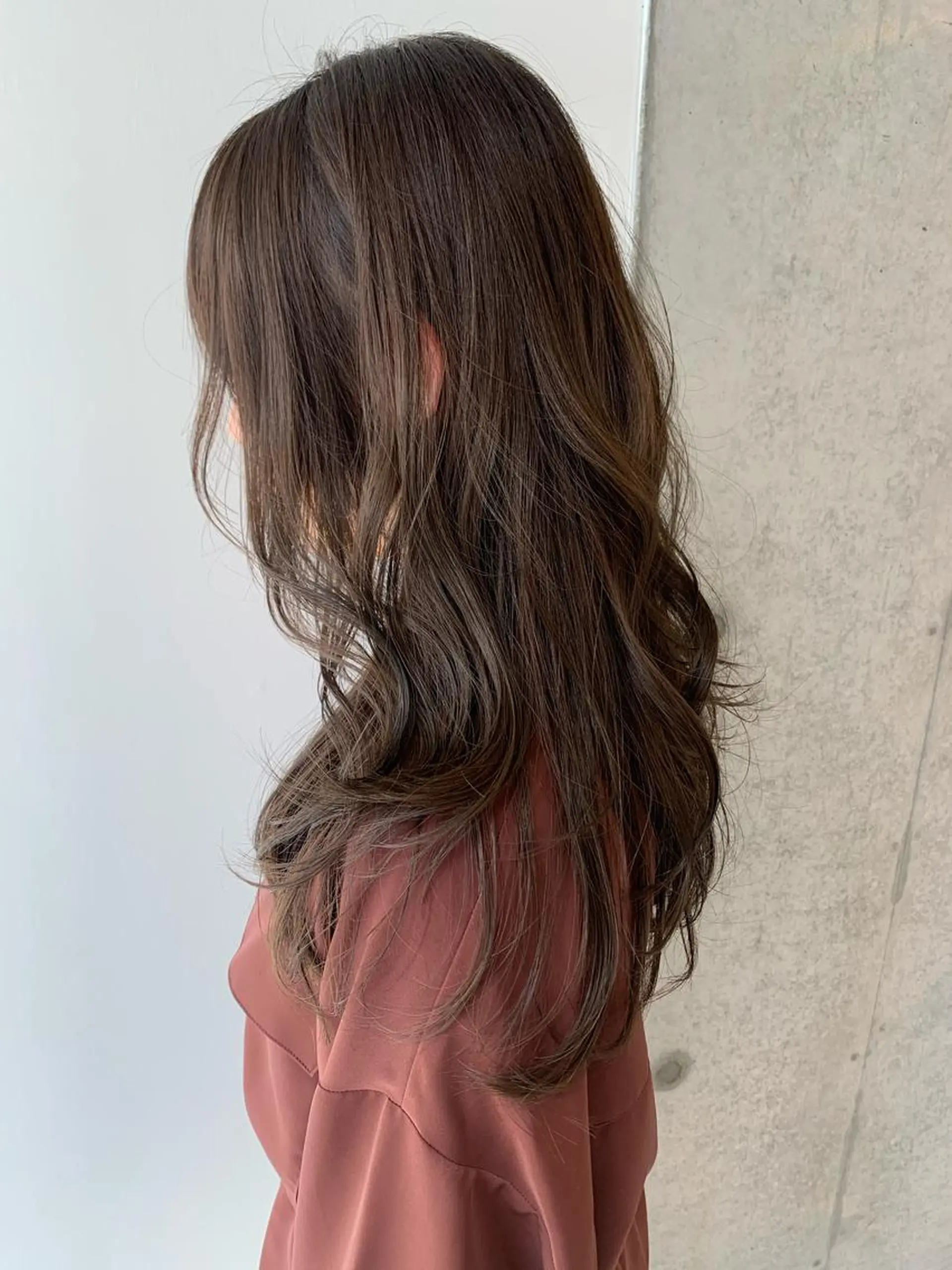 ロング レイヤーカット 梅本 有希のヘアスタイル
