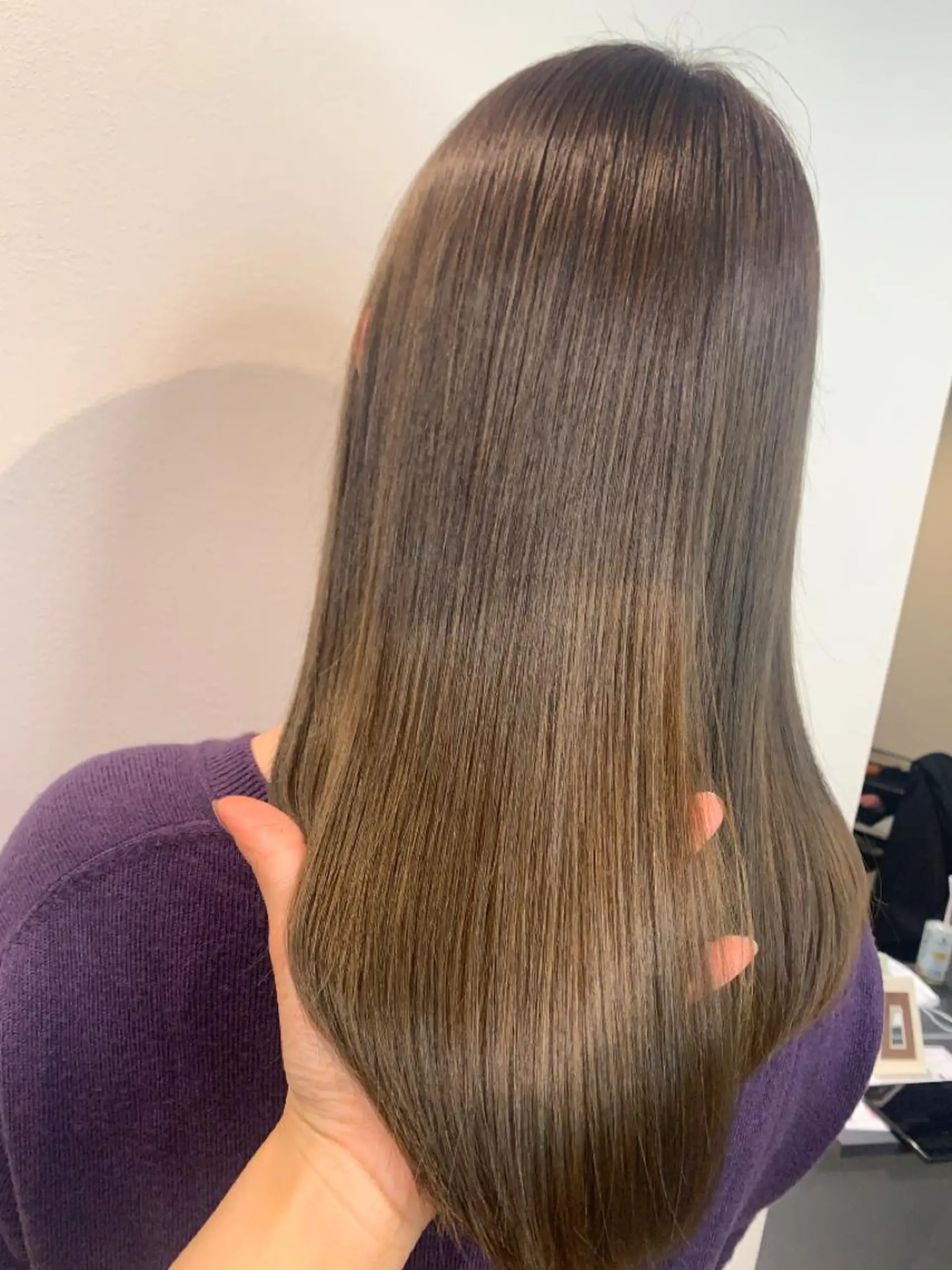 セミロング Lilly 中谷友里のヘアスタイル