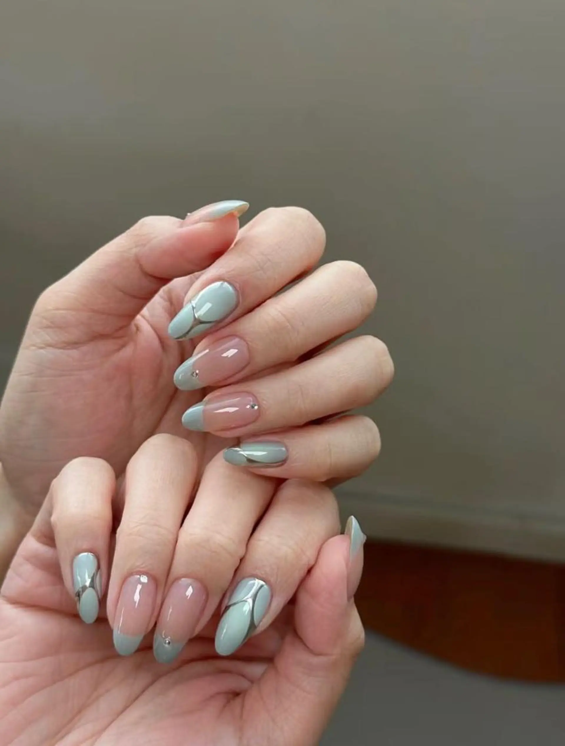 ネイル RAFFINE haru🦋🩵のネイルデザイン