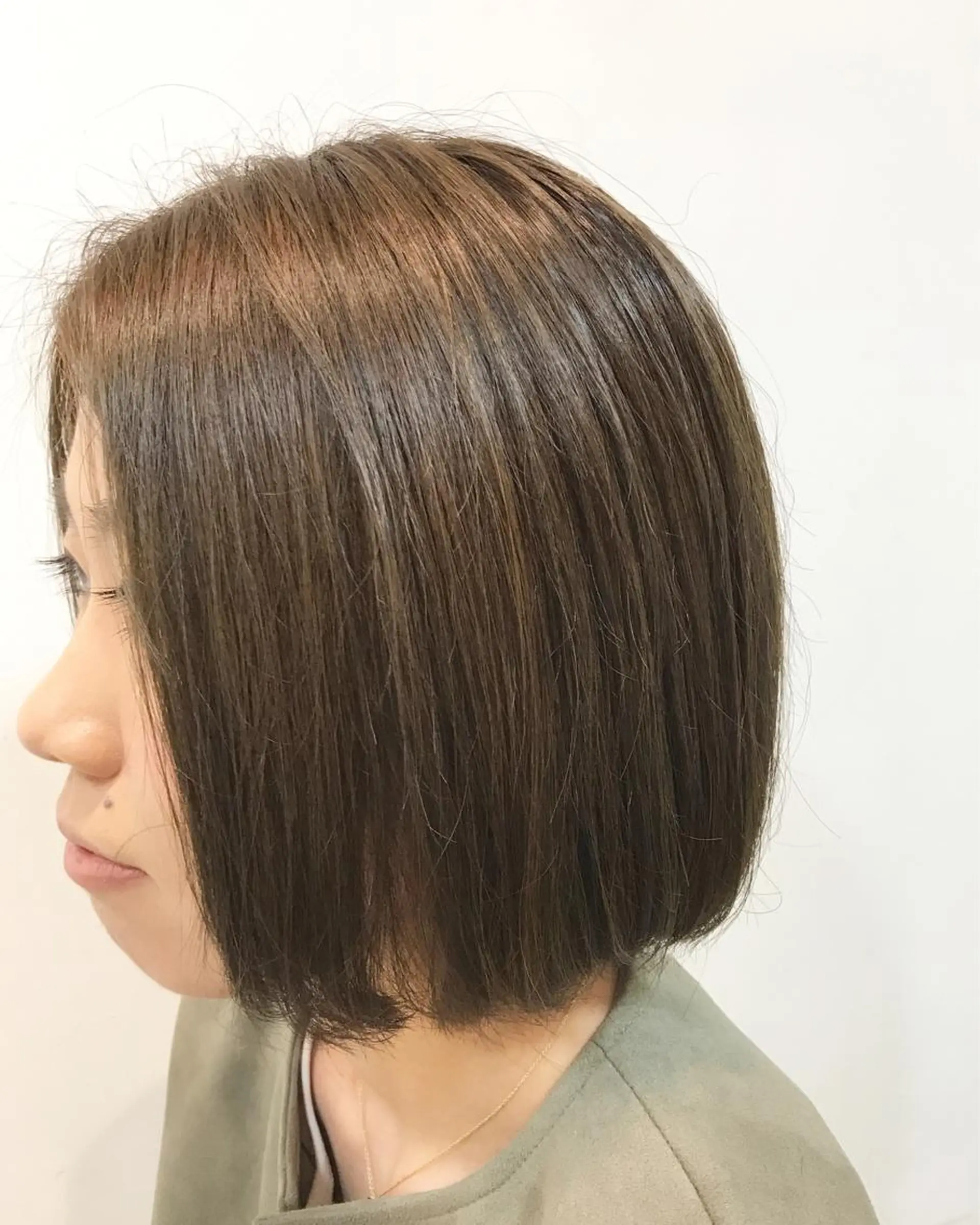 ミディアム 若林 亜季のヘアスタイル