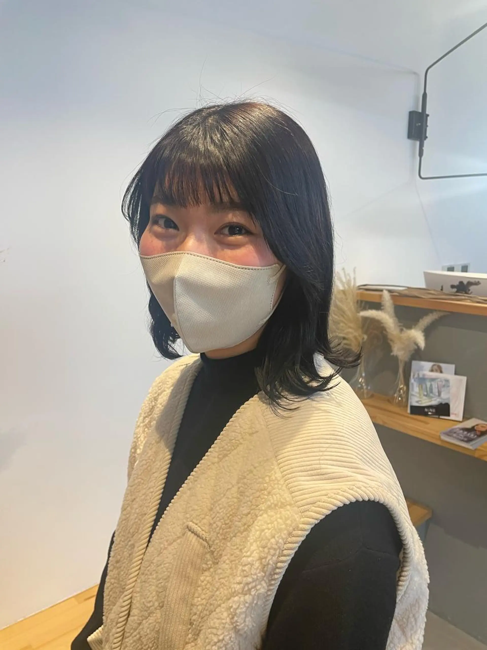 ミディアム カラー yuika .のヘアスタイル